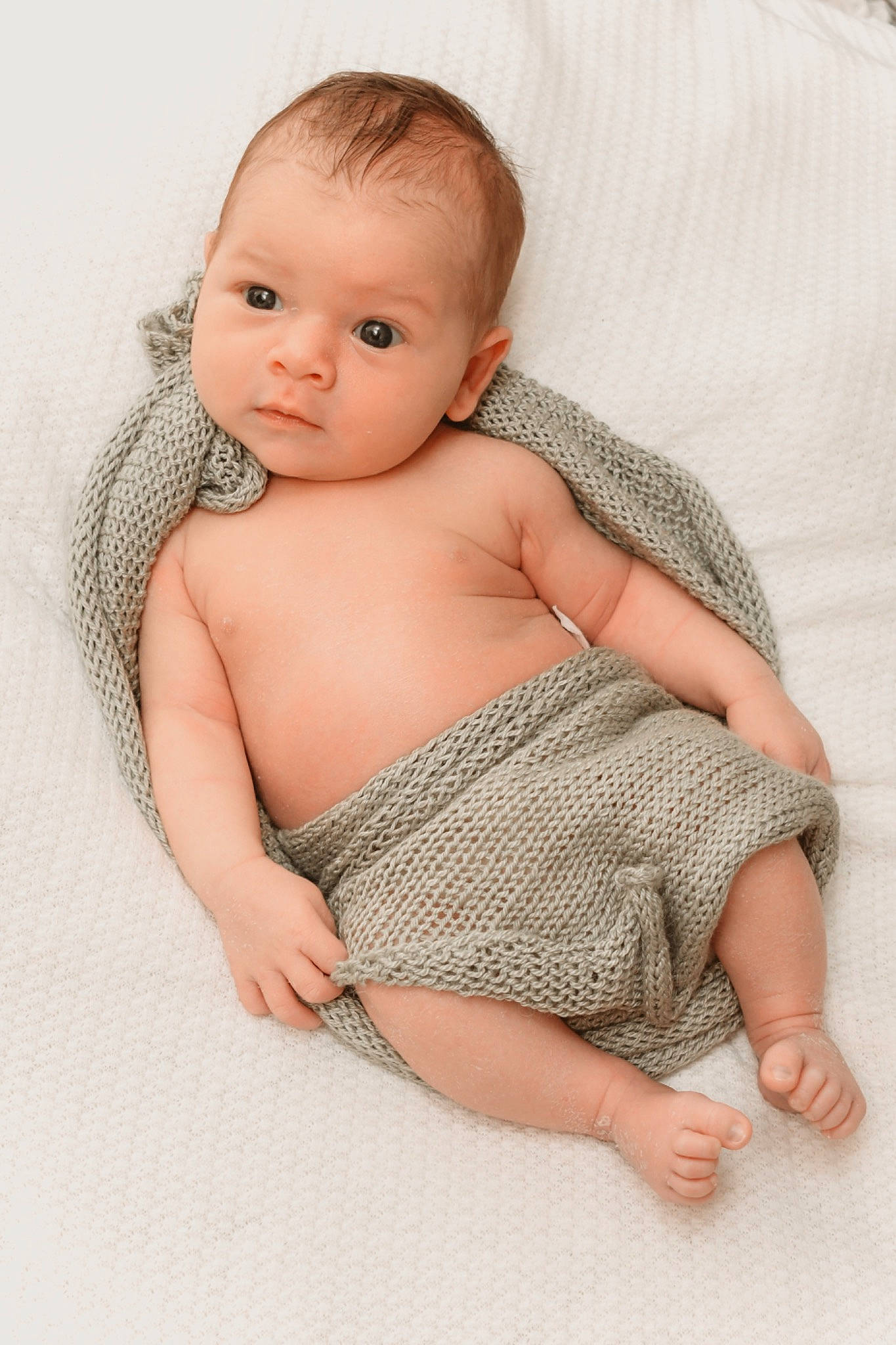 Marceau participe au concours pour gagner de l'argent avec cette photo : arm, baby, baby_toddler_clothing, cheek, chest, comfort, eye, eyelash, finger, flash_photography, human_body, neck, person, product, shoulder, skin, sleeve, stomach, textile, thigh