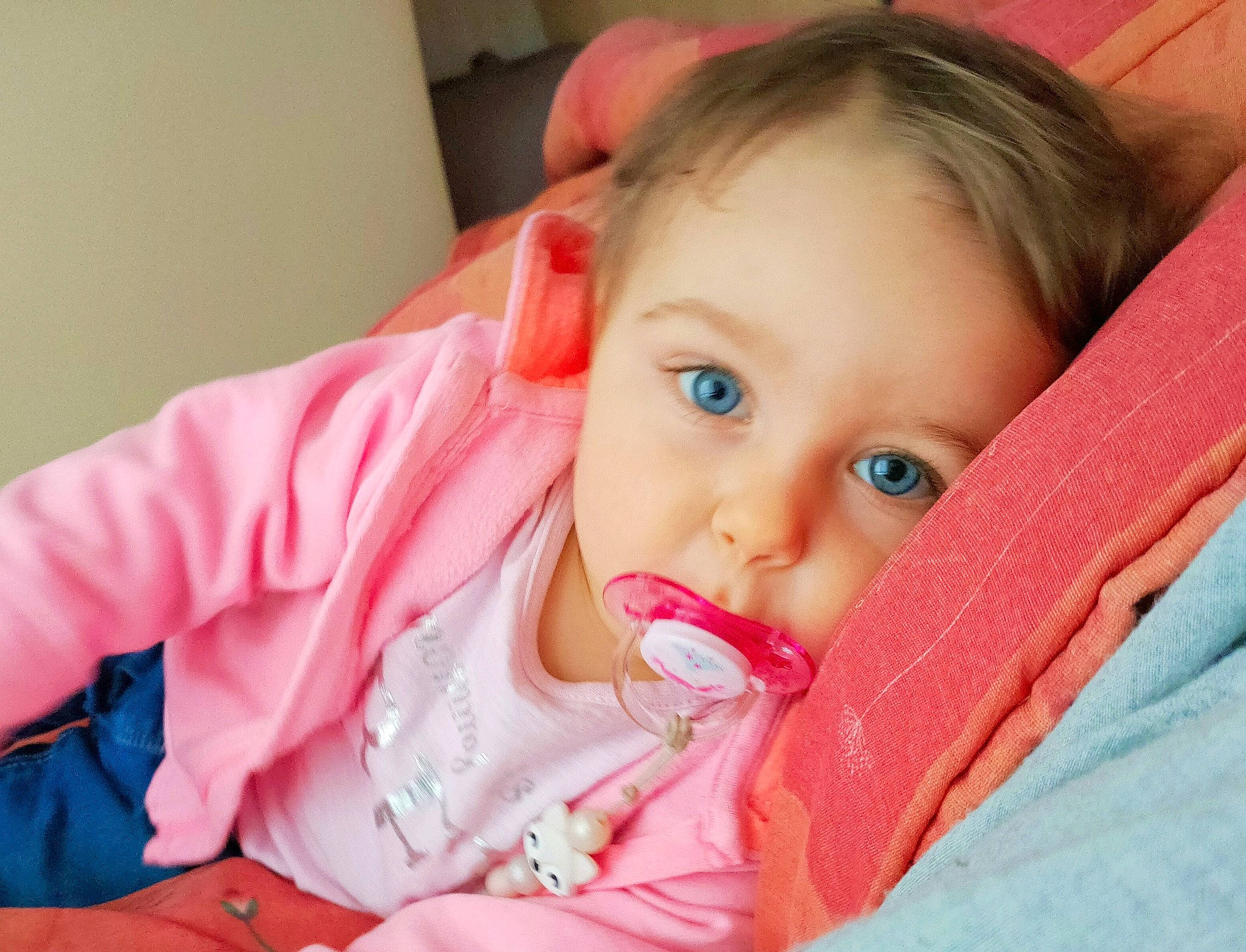 Maïly a rejoint le concours — aidez-le/la à gagner de superbes lots ! baby, baby_products, baby_toddler_clothing, cheek, chin, comfort, ear, eye, eyebrow, eyelash, happy, iris, lip, mouth, neck, nose, person, pink, skin, sleeve