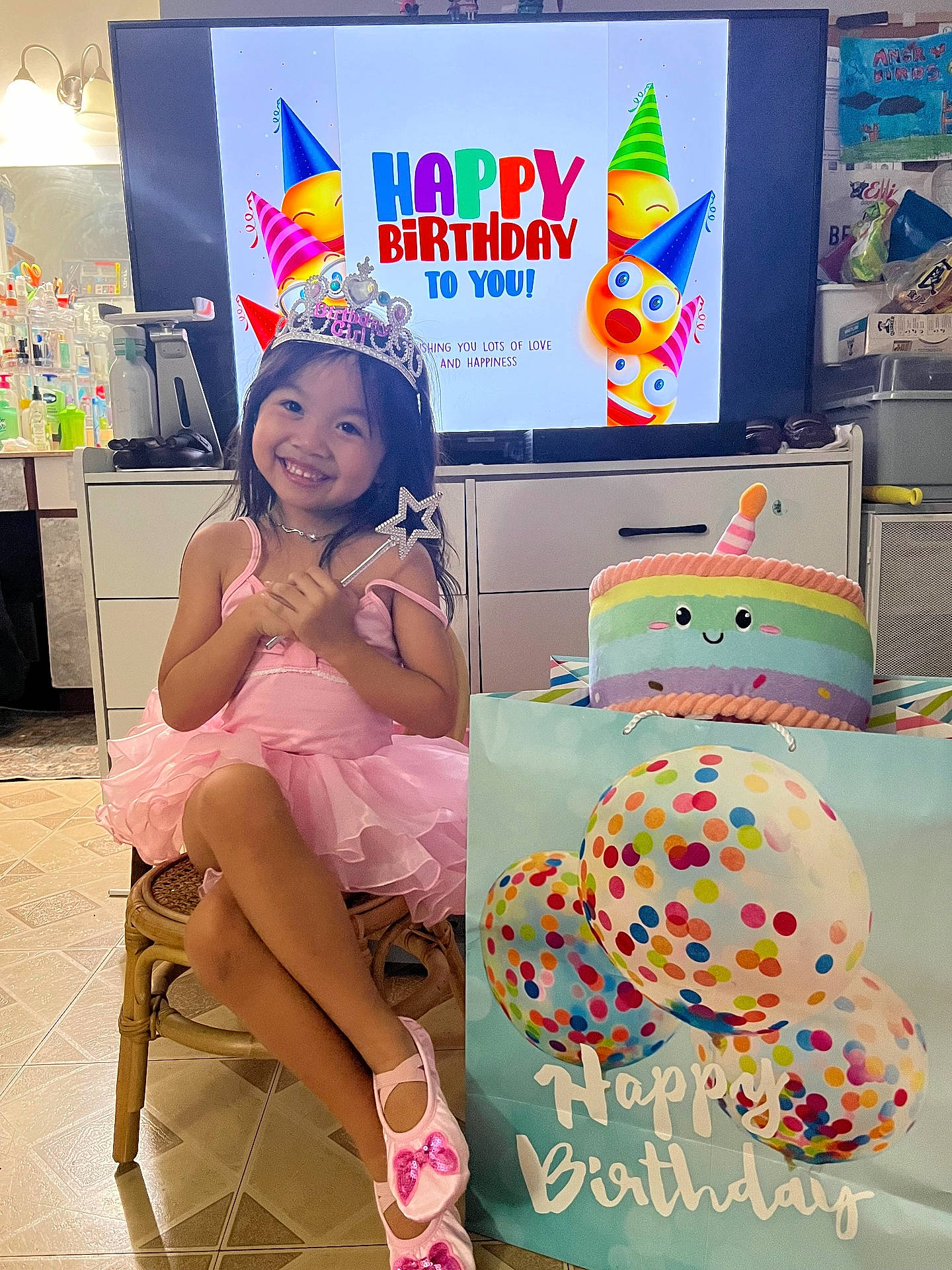 Kaisley Belle joined the competition — help win amazing prizes! accessories, balloon, birthdaycake, cake, child, clothing, costume, cream, dessert, face, female, girl, hat, head, jewelry, necklace, people, person, photography, portrait