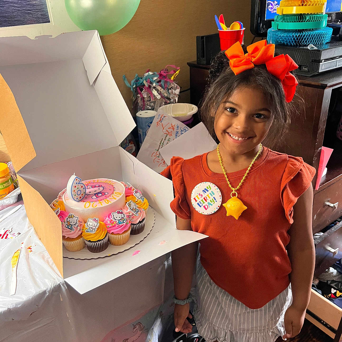 Octavia is registered to the contest to win money with this photo: accessories, balloon, birthdaycake, birthdayparty, boat, cake, child, cream, dessert, female, food, fun, girl, jewelry, necklace, party, people, person, transportation, vehicle