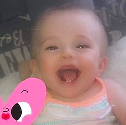 Laora participe au concours pour gagner de l'argent avec cette photo : baby, baby_laughing, baby_making_funny_faces, cheek, child, ear, eye, eyebrow, face, facial_expression, head, human, iris, lip, mouth, nose, person, pink, skin, smile