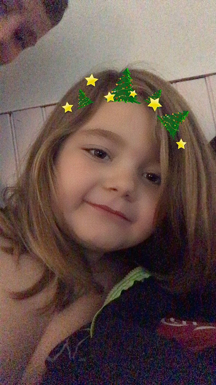 Angelina a rejoint le concours — aidez-le/la à gagner de superbes lots ! black_hair, cheek, child, chin, eyebrow, eyelash, face, forehead, fun, happy, headband, headgear, headpiece, headwear, iris, jewellery, joy, lip, long_hair, nose