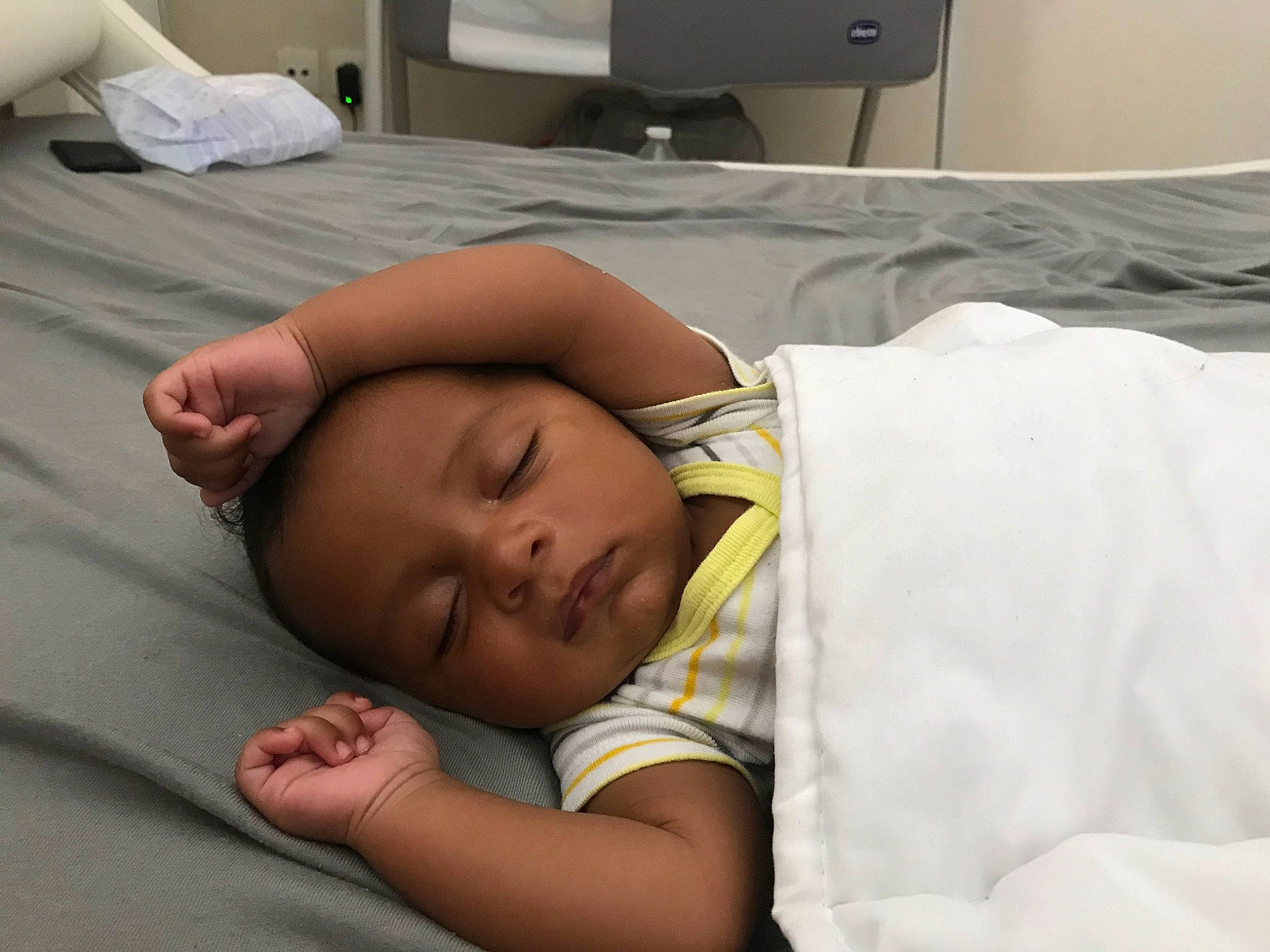 Gianni a rejoint le concours — aidez-le/la à gagner de superbes lots ! baby, baby_sleeping, bedtime, birth, child, childbirth, comfort, nap, person, skin, sleep, toddler