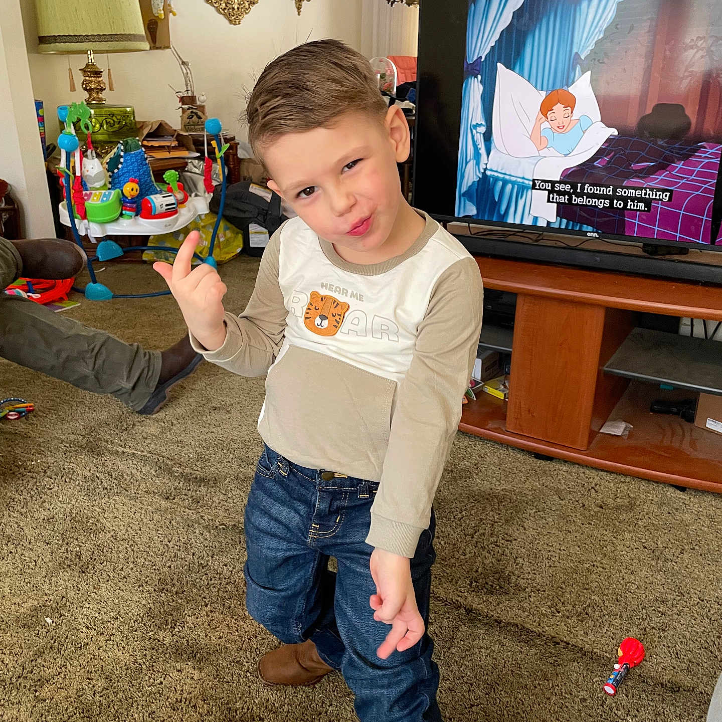 Axx is registered to the contest to win money with this photo: architecture, boy, child, clothing, computerhardware, electronics, face, hardware, head, indoors, interiordesign, jeans, male, monitor, pants, person, photography, portrait, screen, tv