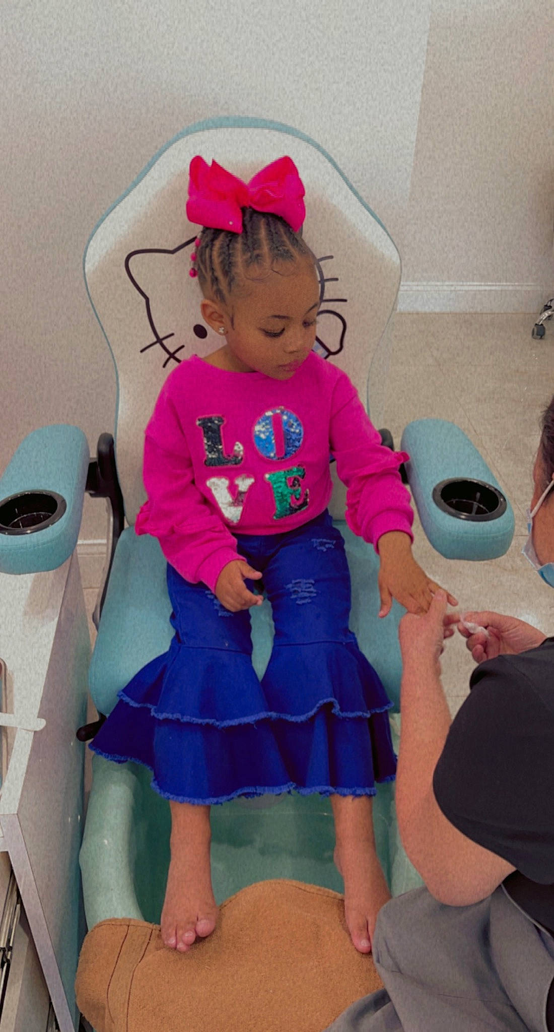 Chloe Nevaeh is registered to the contest to win money with this photo: baby_toddler_clothing, child, electric_blue, fun, happy, human_body, human_leg, knee, leg, magenta, neck, pattern, person, pink, purple, sleeve, t_shirt, textile, thigh, toddler