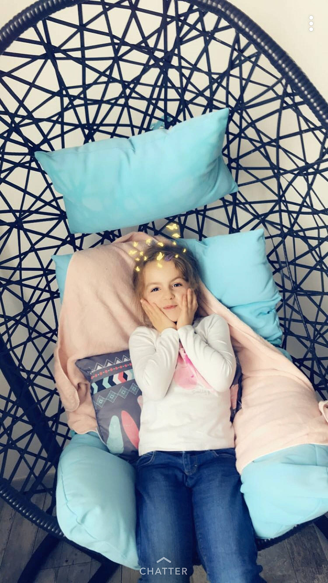 Faustine a rejoint le concours — aidez-le/la à gagner de superbes lots ! child, fun, girl, person, photograph, photography, product, sitting, toddler, vacation