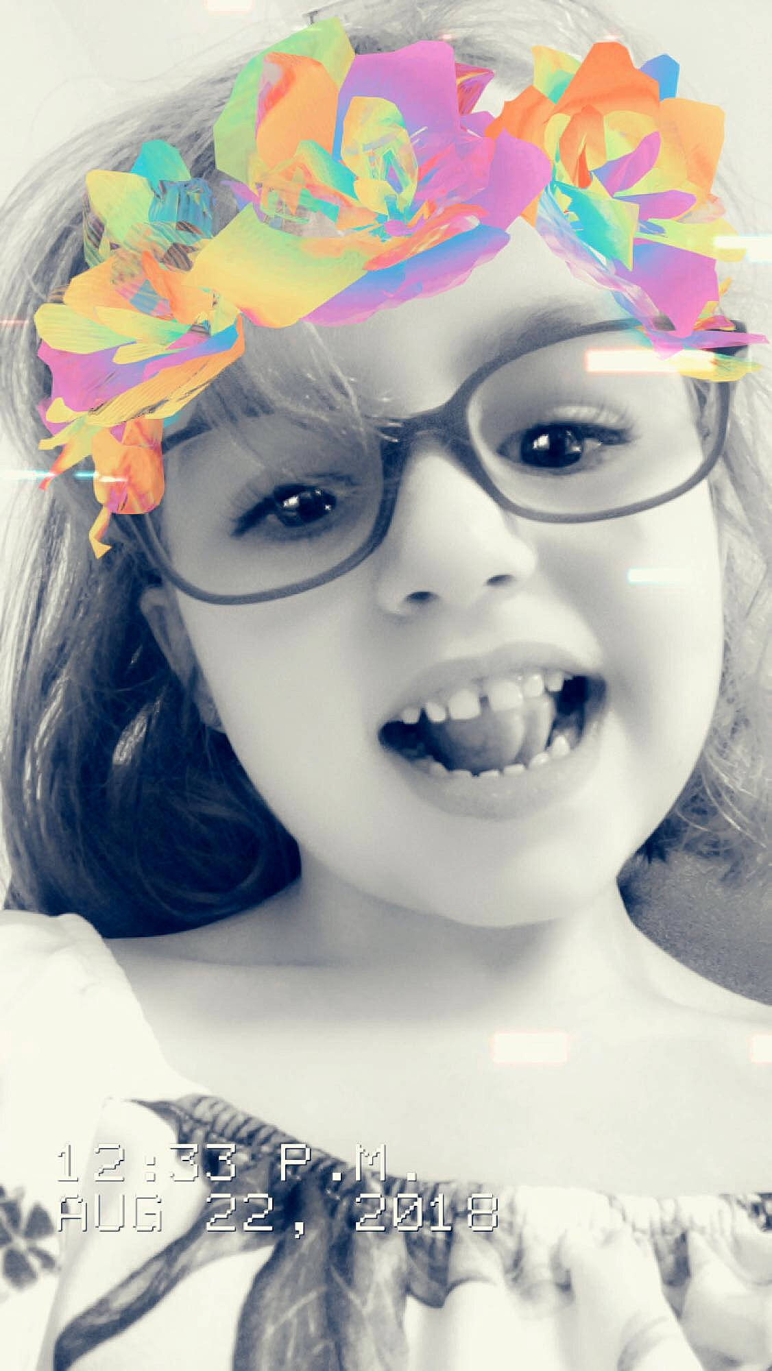 Faustine a rejoint le concours — aidez-le/la à gagner de superbes lots ! doll, eyelash, eyewear, face, fashion_accessory, girl, glasses, hair_accessory, head, headgear, headpiece, joy, person, smile, vision_care