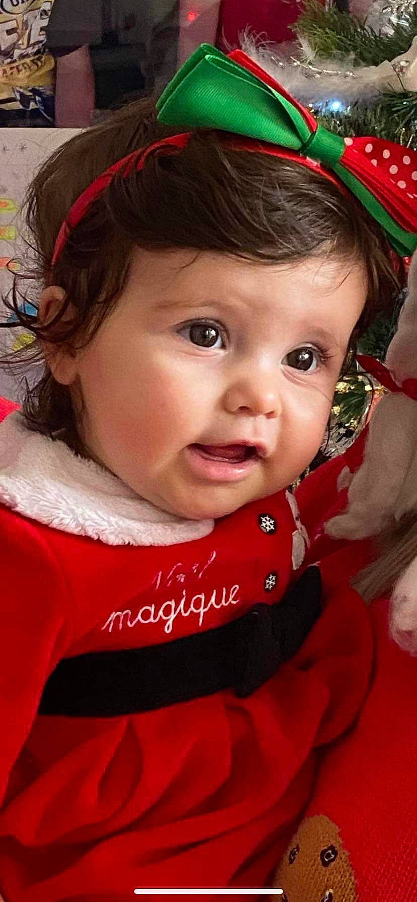 Anna participe au concours pour gagner de l'argent avec cette photo : baby_toddler_clothing, cheek, chin, eye, eyebrow, eyelash, hair, hairstyle, happy, head, iris, lip, mouth, neck, nose, organ, person, pink, skin, sleeve