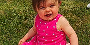Ambre participe au concours pour gagner de l'argent avec cette photo : baby, blanket, cap, casual, child, cute, daylight, footwear, grass, hairclip, happy, nature, outdoor, people, person, pink_dress, playful, seated, smiling, sunny