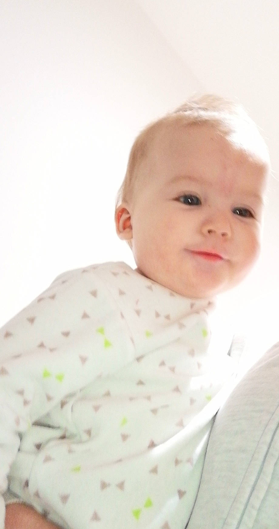 Gabriel participe au concours pour gagner de l'argent avec cette photo : baby, baby_toddler_clothing, cheek, child, chin, collar, comfort, ear, eye, eyebrow, eyelash, forehead, iris, jaw, lip, neck, nose, person, skin, sleeve