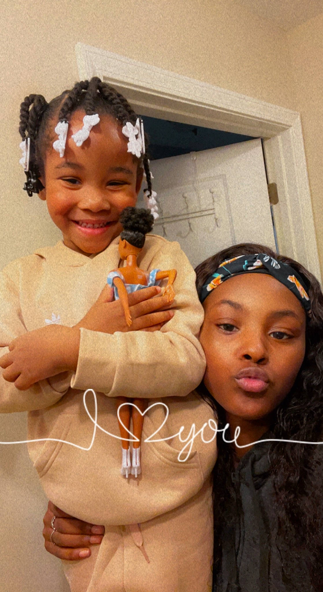 Bella is registered to the contest to win money with this photo: abdomen, arm, black_hair, chest, chin, eyebrow, eyelash, fashion, gesture, hairstyle, hand, happy, headgear, headwear, human, joy, muscle, neck, necklace, person