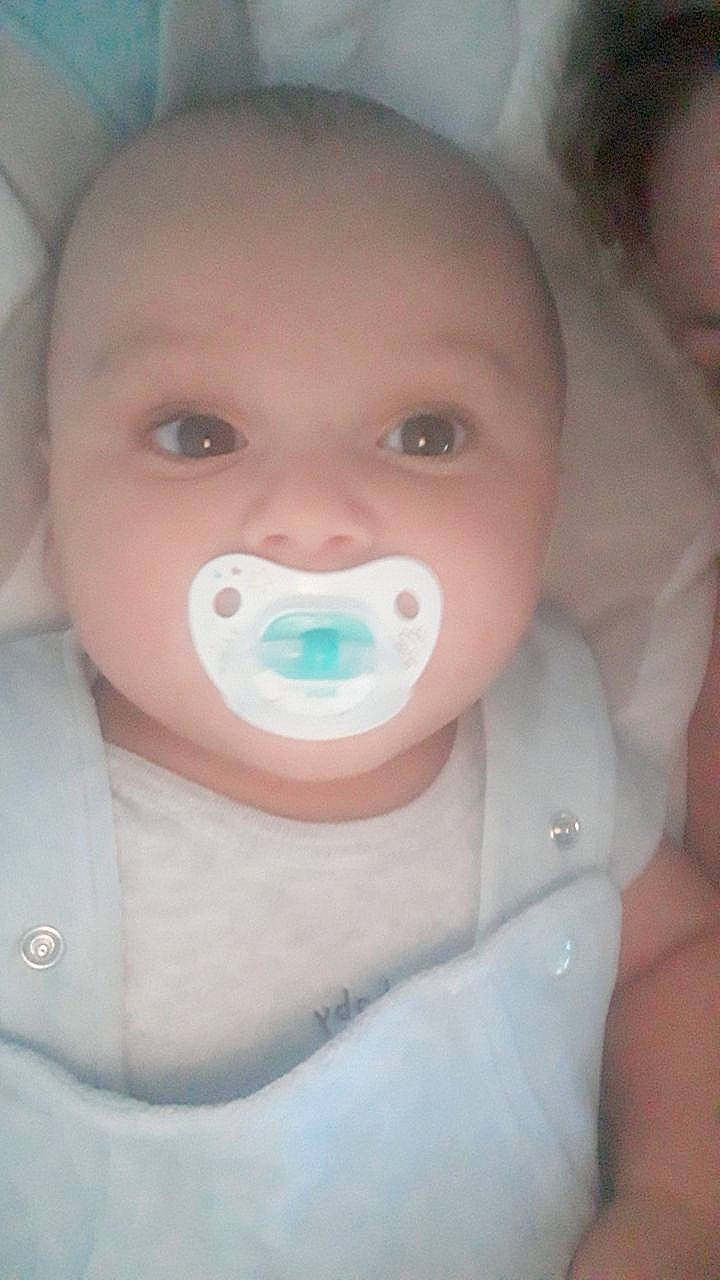 Rayden participe au concours pour gagner de l'argent avec cette photo : baby, baby_products, cheek, child, chin, eye, face, head, lip, mouth, nose, person, skin, smile, toddler