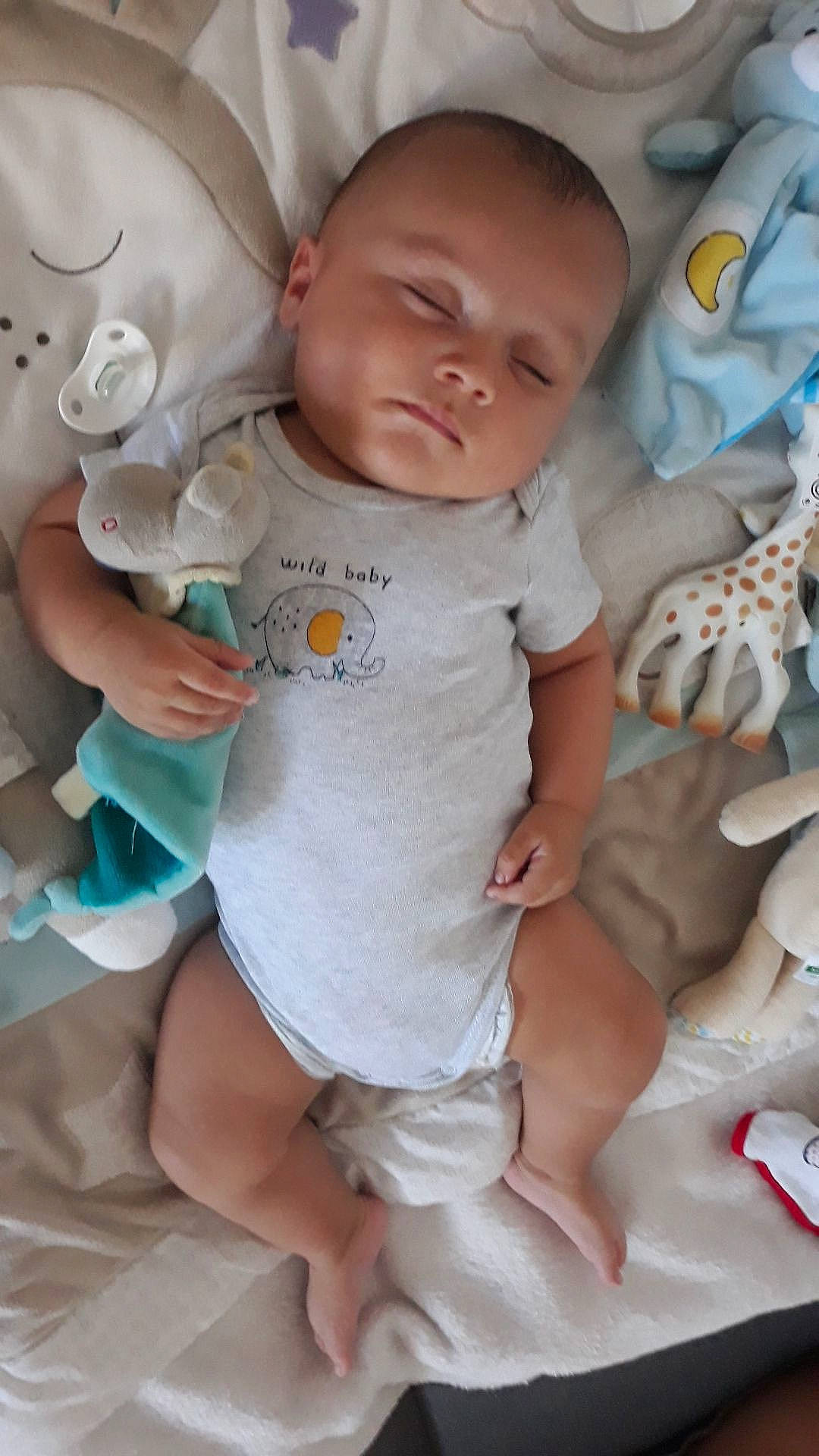 Rayden participe au concours pour gagner de l'argent avec cette photo : baby, baby_toddler_clothing, child, person, toddler