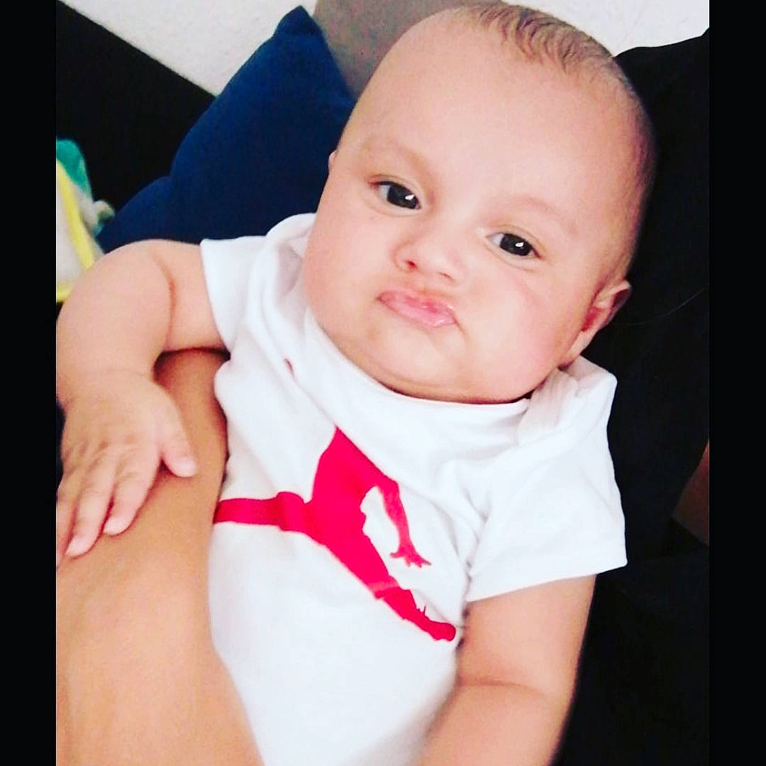 Rayden a rejoint le concours — aidez-le/la à gagner de superbes lots ! arm, baby, baby_products, baby_toddler_clothing, beauty, cheek, child, eye, face, hand, head, human, lip, mouth, nose, person, pink, product, skin, smile