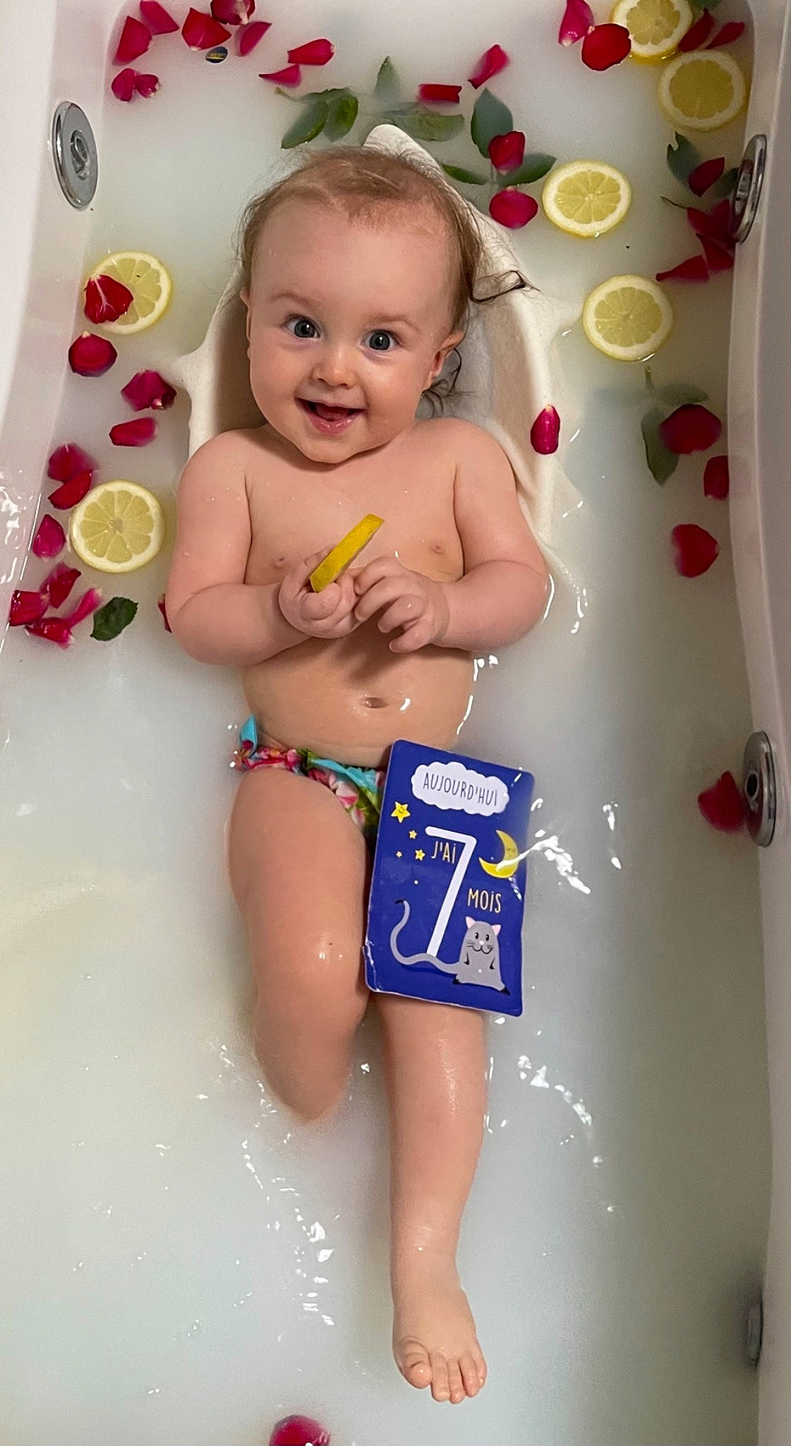 Chiara a rejoint le concours — aidez-le/la à gagner de superbes lots ! arm, baby, baby_toddler_clothing, cheek, chest, child, eye, face, finger, happy, joy, leg, person, pink, skin, smile, stomach, swimwear, thigh, toddler