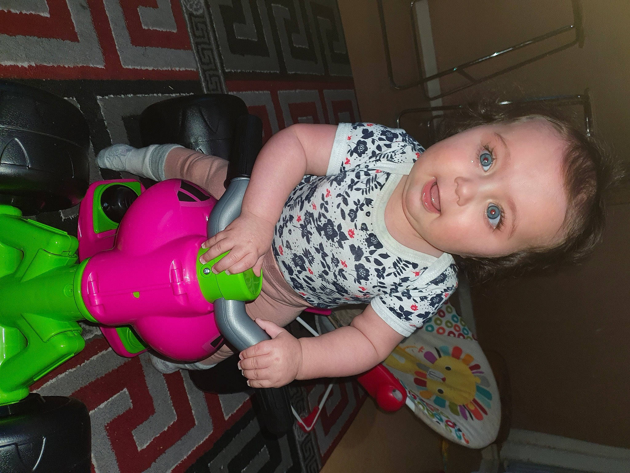 Camila participe au concours pour gagner de l'argent avec cette photo : baby_toddler_clothing, baby_toys, person, plastic, sock, toy