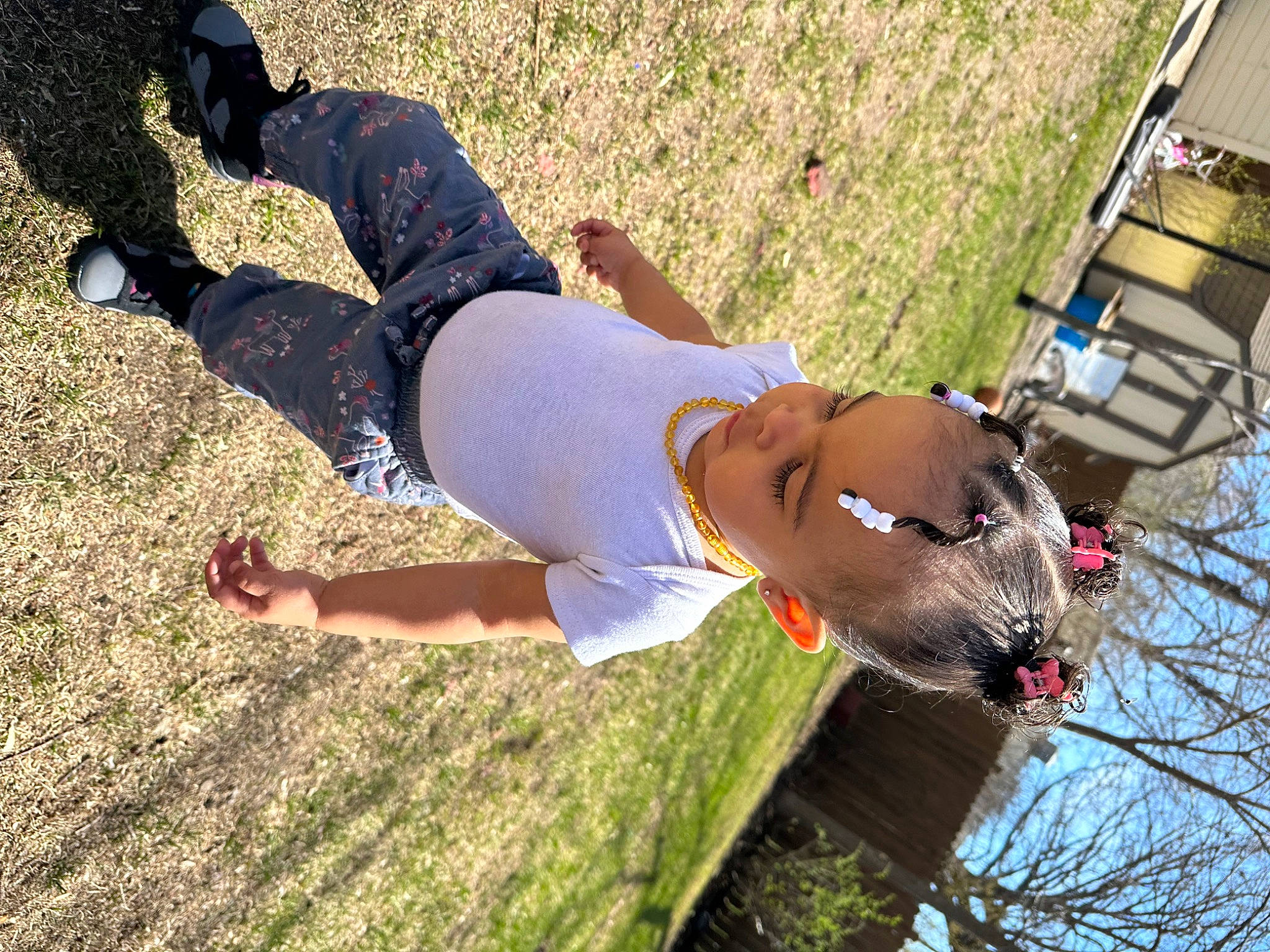 Kimorah is registered to the contest to win money with this photo: barefoot, calf, foot, fun, grass, happy, human_leg, knee, landscape, leisure, people_in_nature, person, plant, recreation, shorts, t_shirt, thigh, tree, trunk, vacation