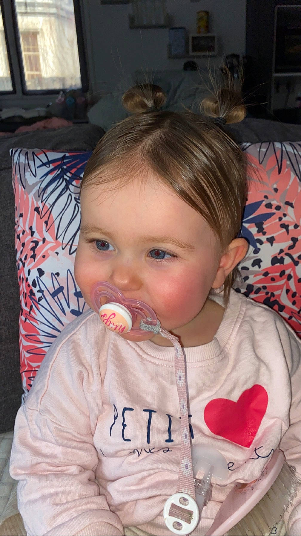 Luna participe au concours pour gagner de l'argent avec cette photo : baby, baby_toddler_clothing, bib, chair, cheek, child, comfort_food, drinkware, eyelash, food_craving, fun, iris, jacket, lip, mouth, nose, person, skin, sleeve, toddler