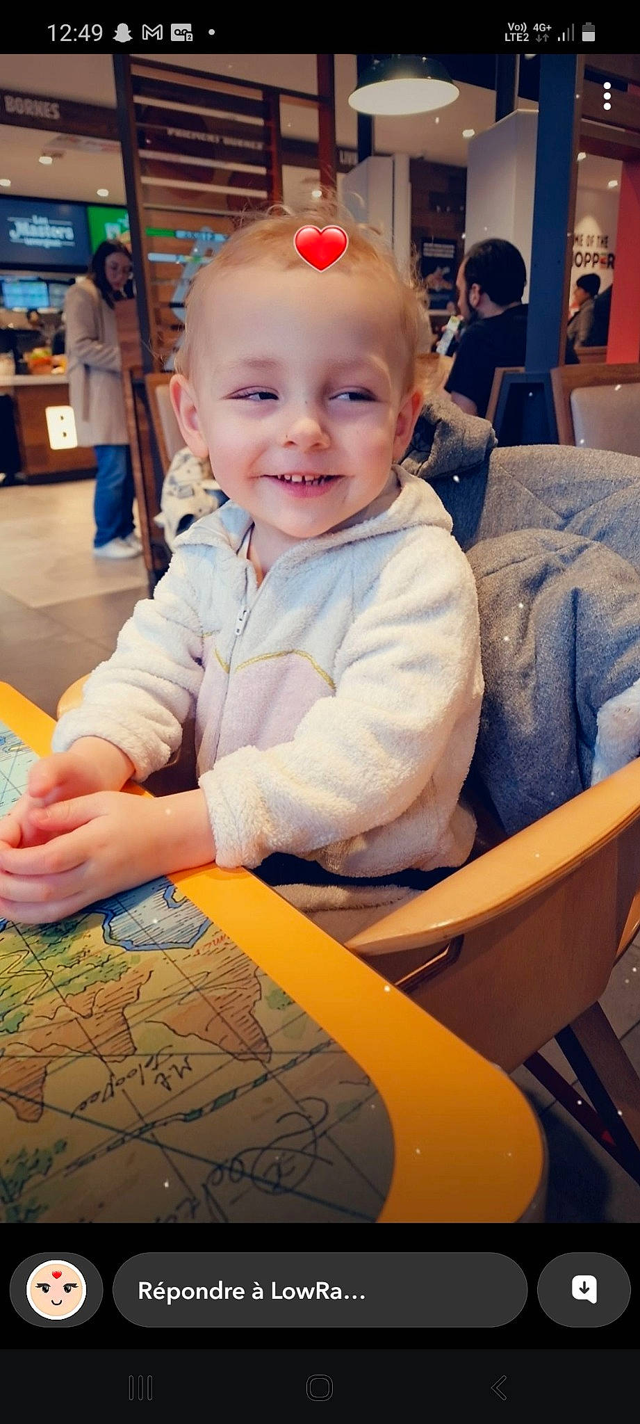 Maïlyss participe au concours pour gagner de l'argent avec cette photo : baby, baby_toddler_clothing, chair, cheek, child, comfort, face, flooring, fun, happy, head, joy, leisure, person, photograph, recreation, room, sitting, smile, snapshot