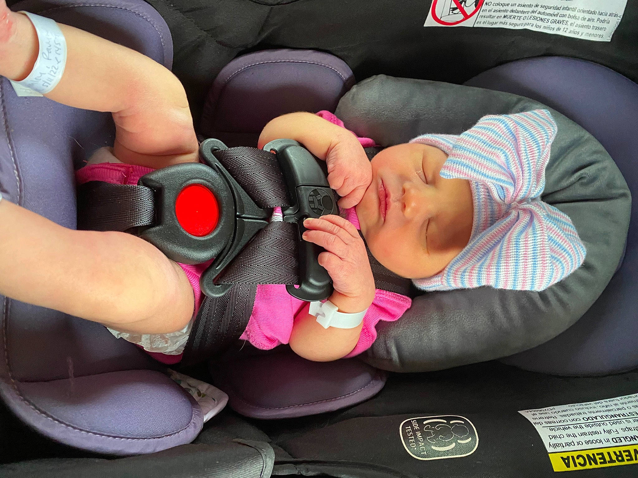 Sieanna is registered to the contest to win money with this photo: auto_part, baby, baby_carriage, baby_in_car_seat, baby_products, car_seat, child, comfort, elbow, finger, headwear, human_body, human_leg, joint, knee, lap, leg, nail, person, sitting