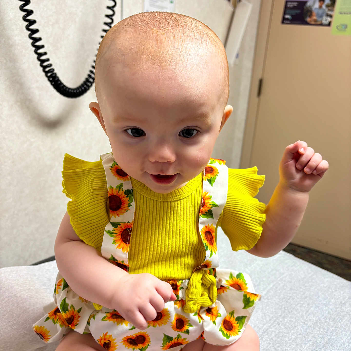 Klovur is registered to the contest to win money with this photo: accessories, baby, bodypart, clothing, dress, face, finger, flower, hand, happy, head, indoors, jewelry, necklace, person, photography, plant, portrait, sitting, smile