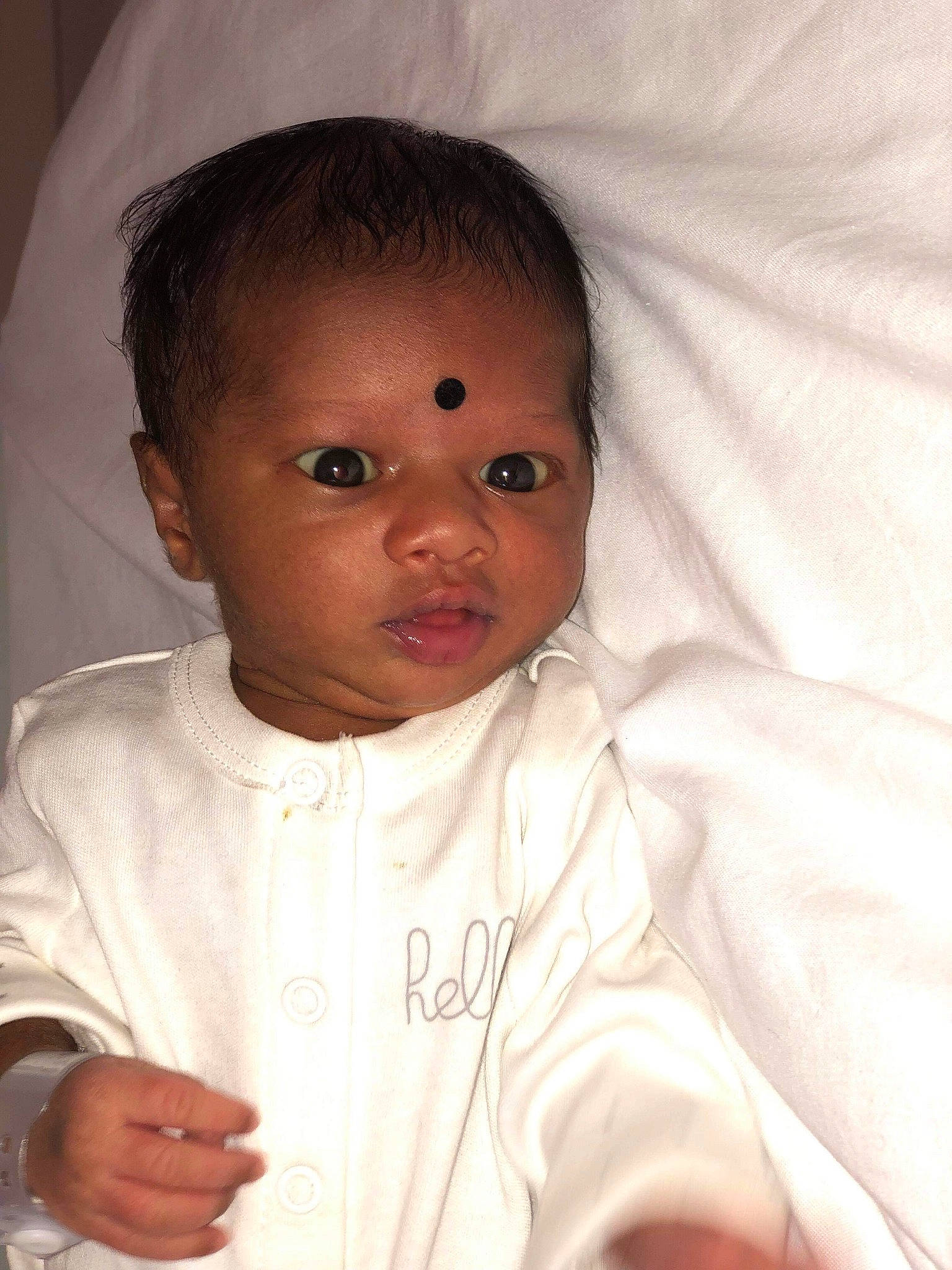 Hayan a rejoint le concours — aidez-le/la à gagner de superbes lots ! baby, cheek, child, chin, eye, face, forehead, head, lip, mouth, neck, nose, person, skin, smile, toddler