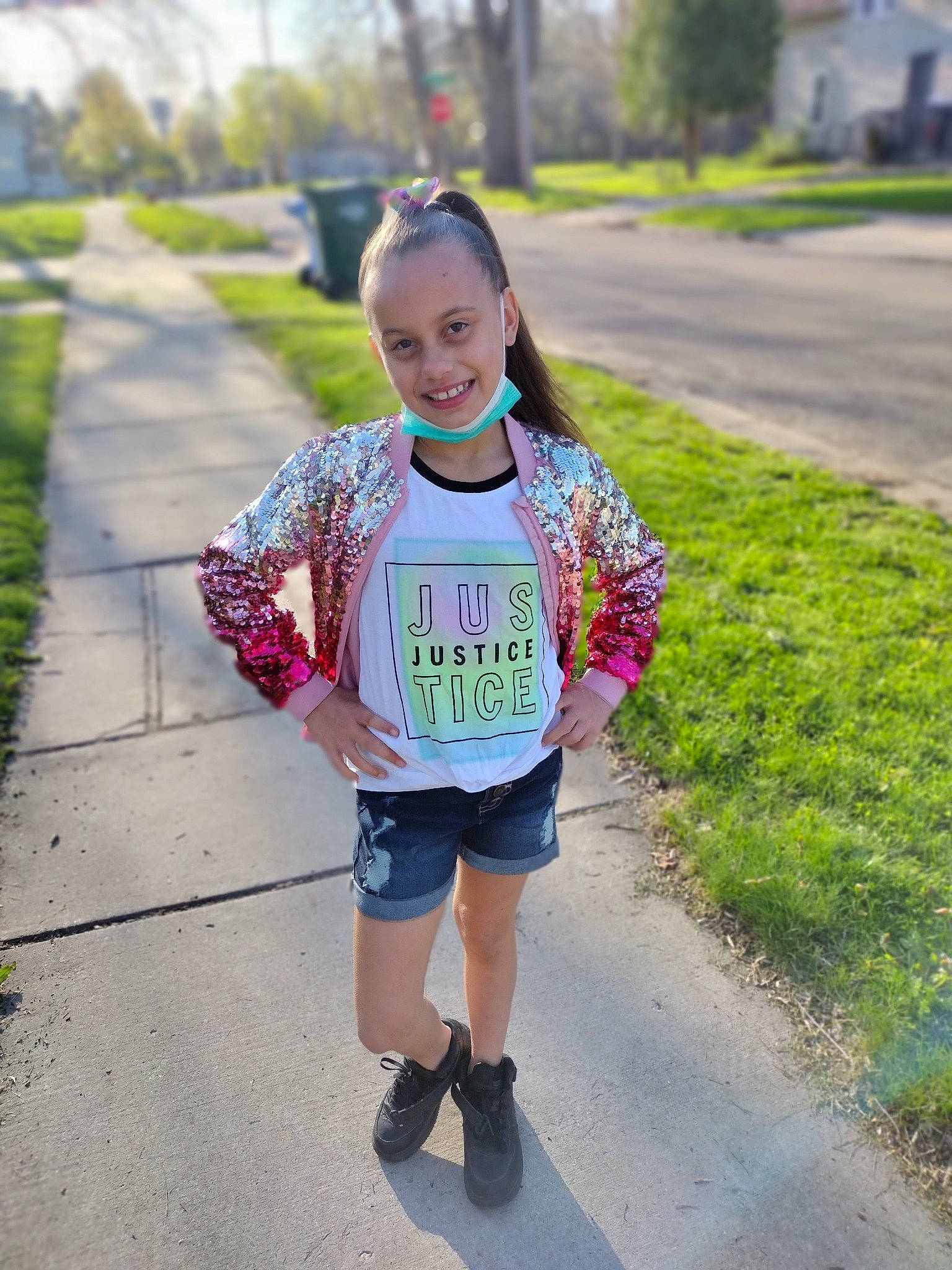 Alexiana is registered to the contest to win money with this photo: asphalt, electric_blue, eye, grass, happy, head, joy, leisure, magenta, outerwear, person, plant, recreation, road, running, shorts, sleeve, smile, sportswear, street_fashion