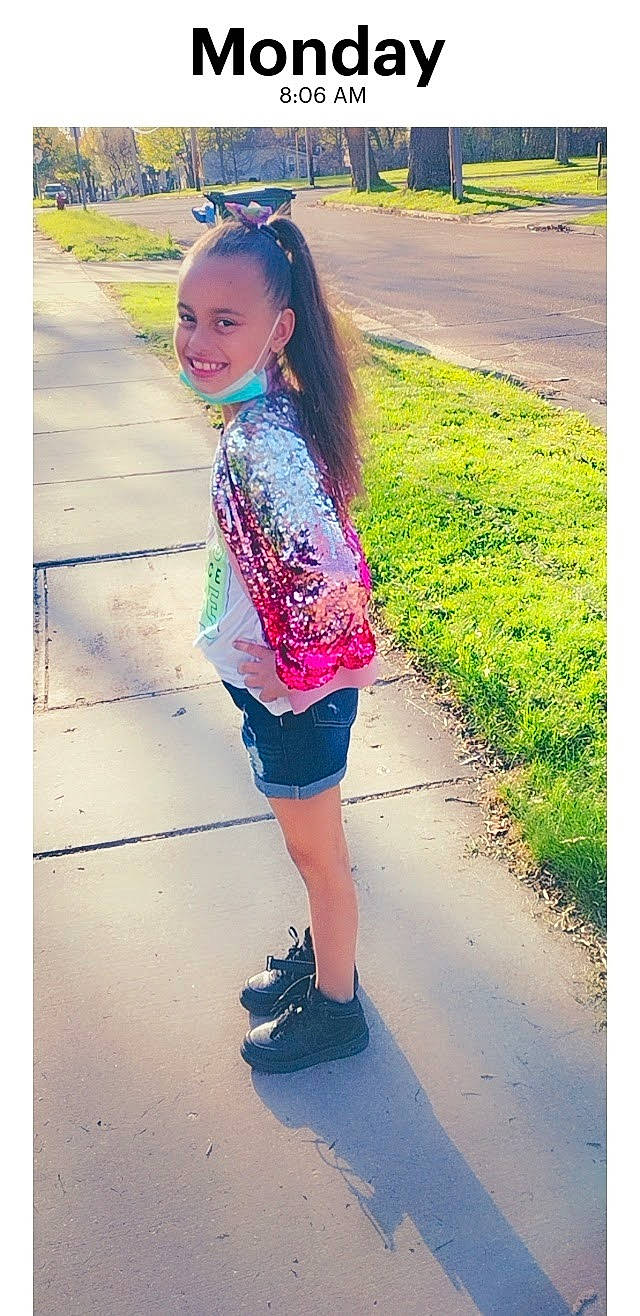 Alexiana is registered to the contest to win money with this photo: cool, electric_blue, grass, hair, happy, joy, knee, long_hair, magenta, neck, pattern, people_in_nature, person, pink, purple, shorts, sleeve, street_fashion, t_shirt, thigh