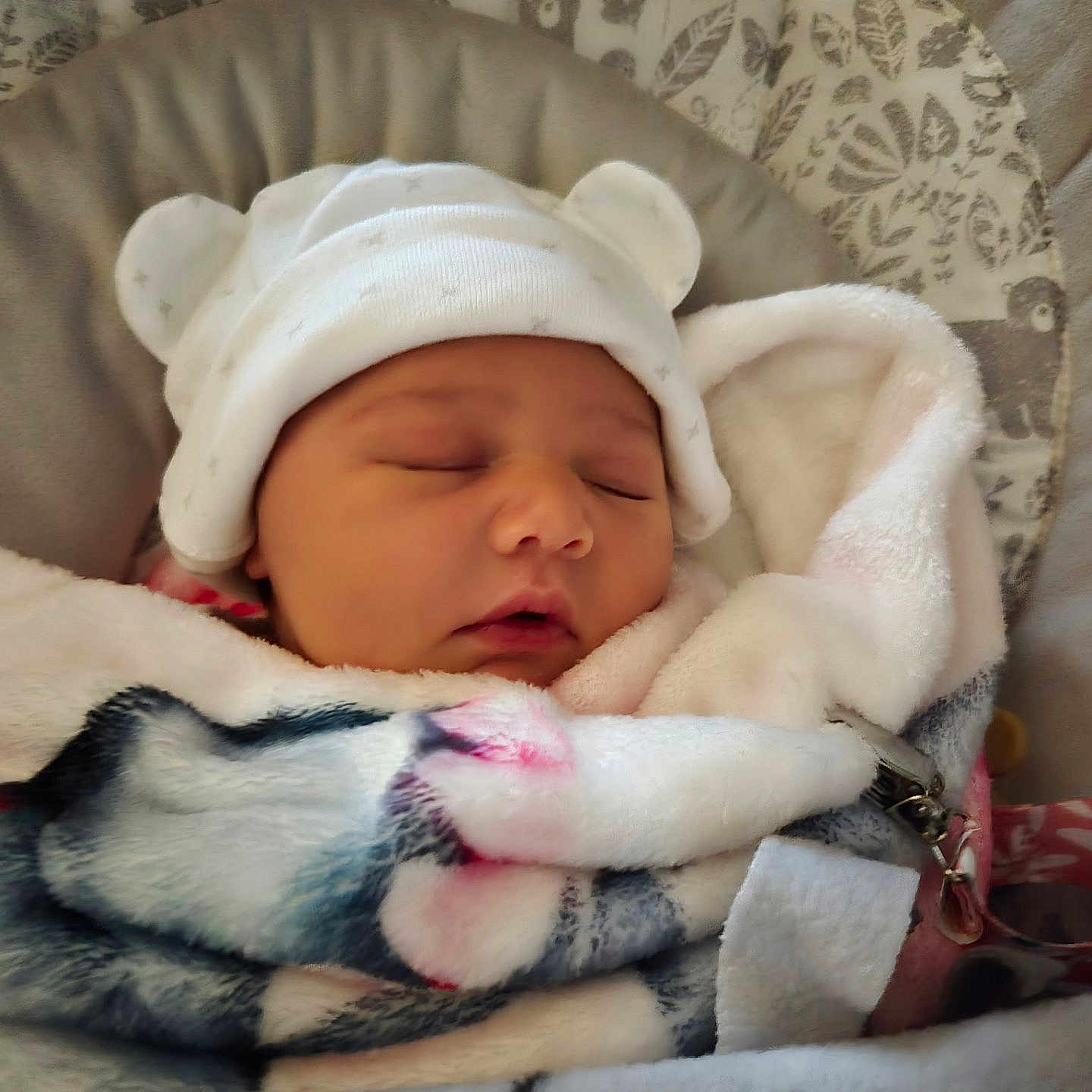 Marina is registered to the contest to win money with this photo: baby, bed, bedroom, blanket, clothing, cradle, cushion, face, furniture, hat, head, homedecor, indoors, newborn, person, photography, portrait, quilt, room, sleeping