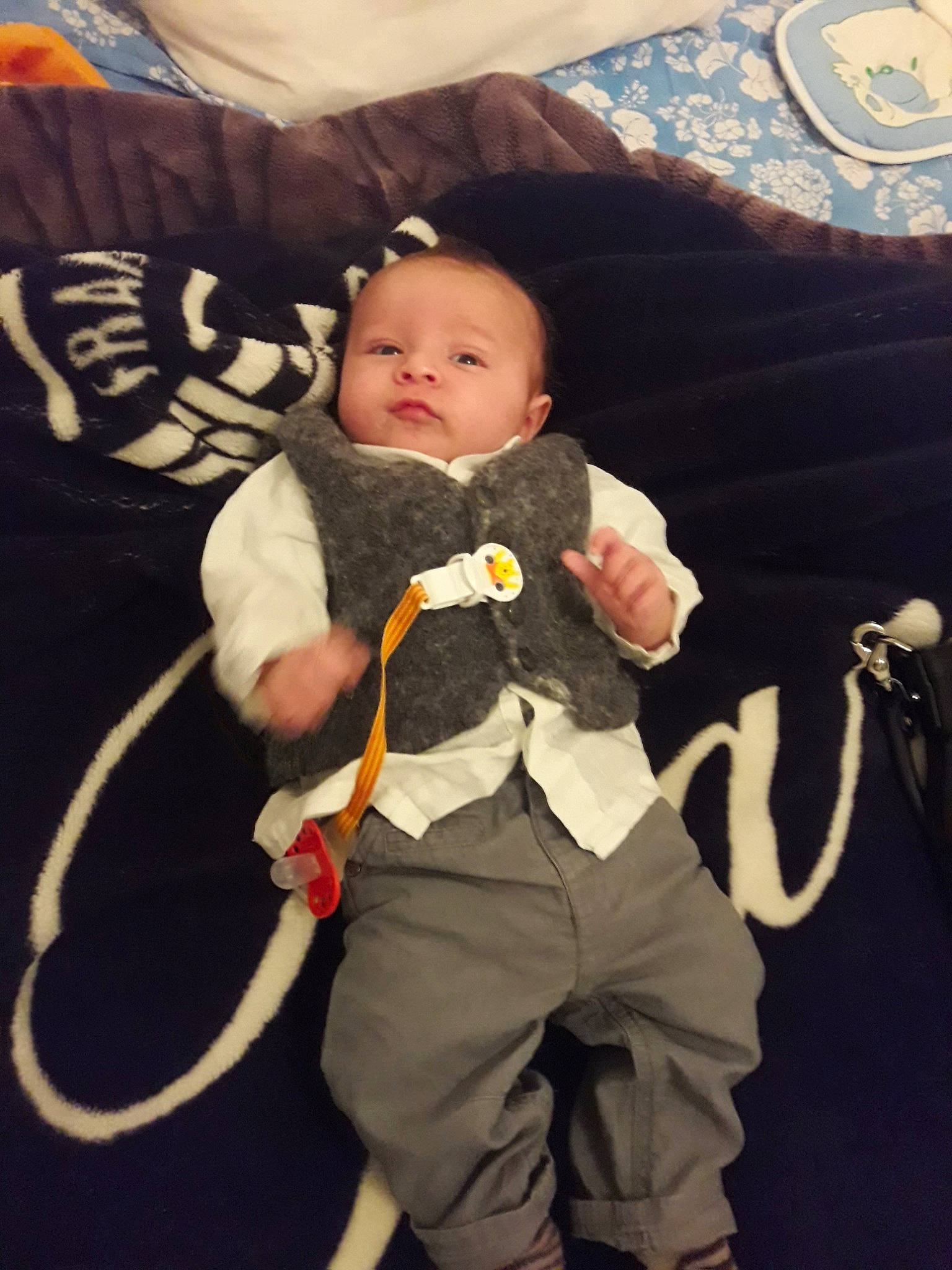 Amir a rejoint le concours — aidez-le/la à gagner de superbes lots ! child, costume, fun, infant, person, product, toddler