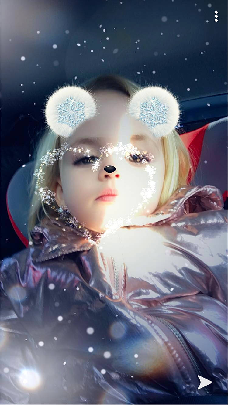 Atheyna participe au concours pour gagner de l'argent avec cette photo : cg_artwork, doll, ear, fictional_character, fur, illustration, person, photography, space