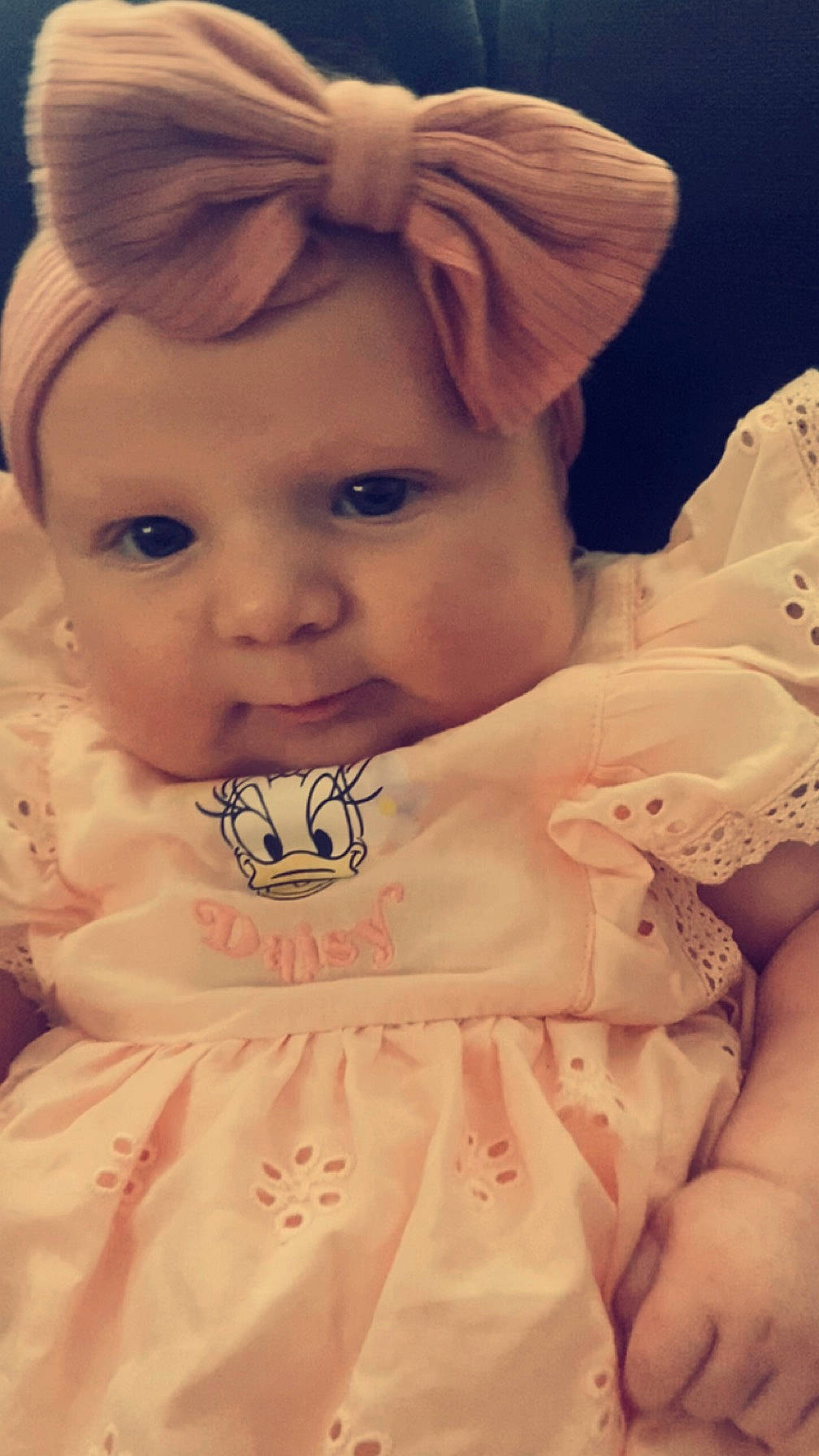 Laila a rejoint le concours — aidez-le/la à gagner de superbes lots ! baby, baby_toddler_clothing, cheek, clothing, day_dress, dress, ear, eye, eyelash, hairstyle, happy, head, headgear, iris, lip, person, pink, skin, sleeve, toddler