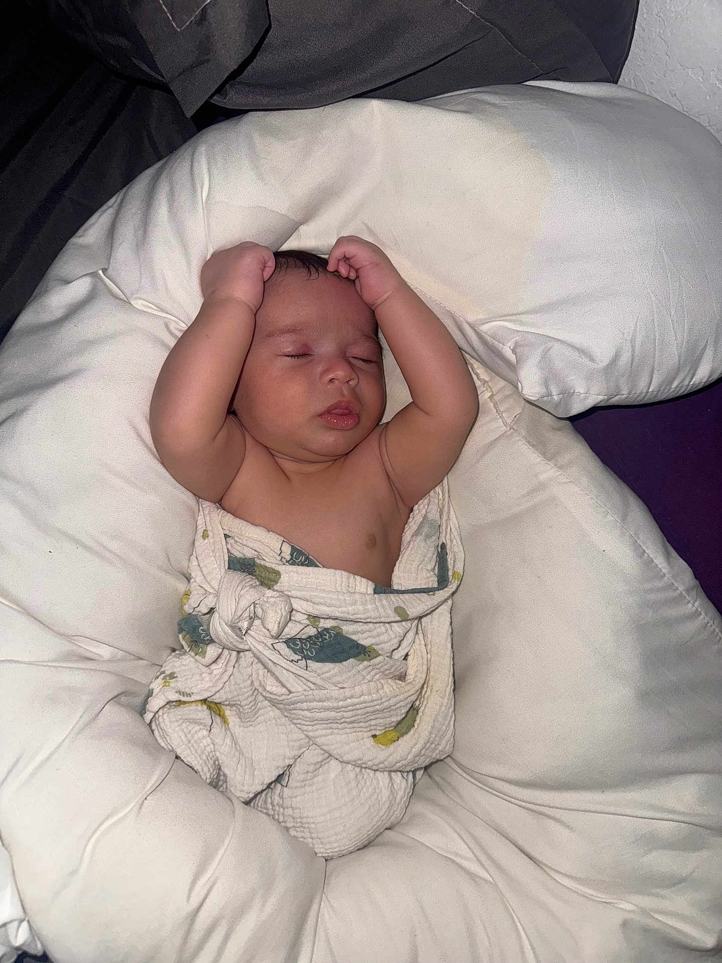 Hayden participe au concours pour gagner de l'argent avec cette photo : arms_up, baby, blanket, child, comfort, cozy, cushion, cute, face, home, indoors, infant, peaceful, portrait, relaxed, resting, sleeping, soft, wrapped, young