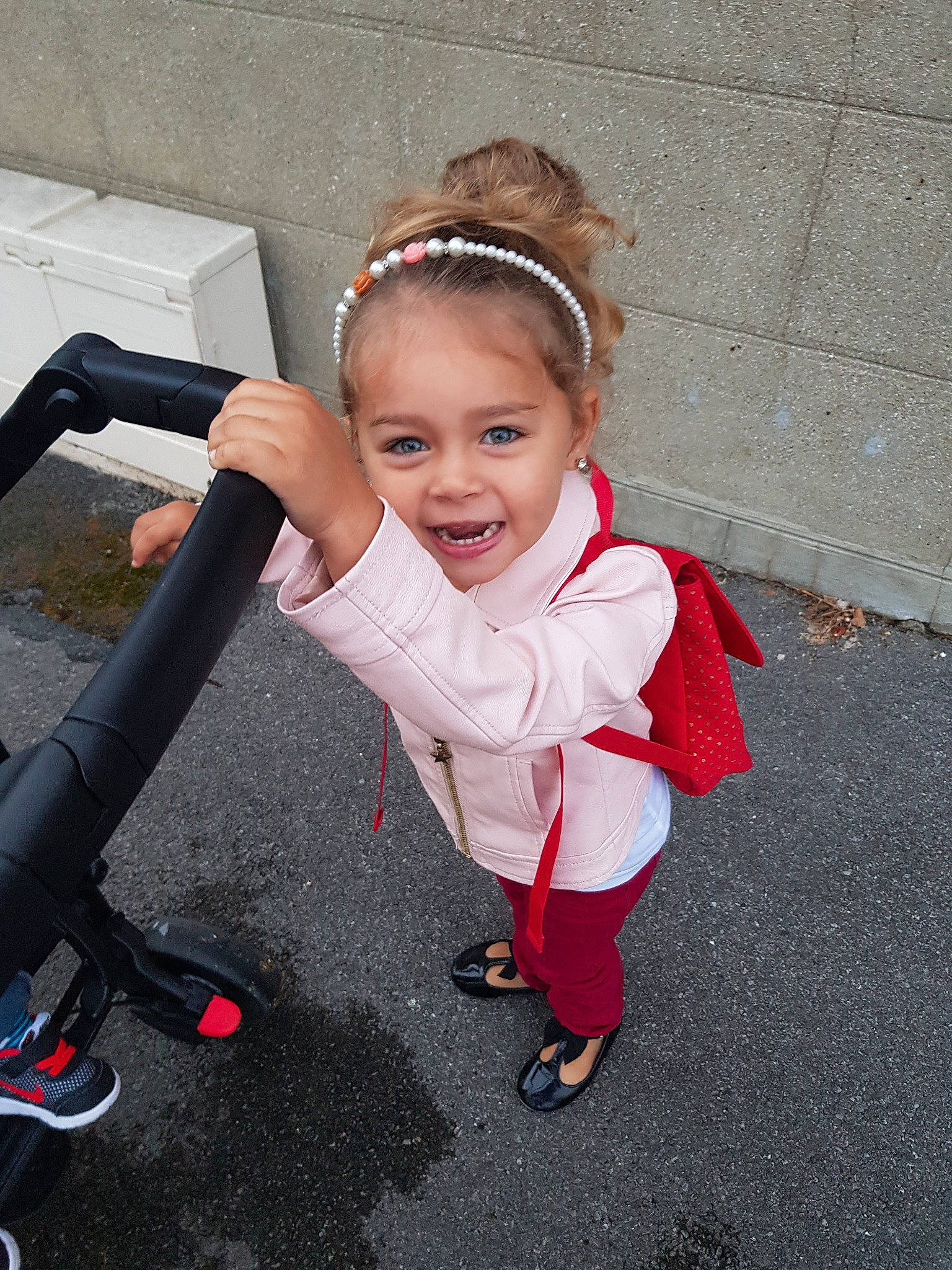 Shaïneze participe au concours pour gagner de l'argent avec cette photo : baby_products, child, fun, joy, person, product, skin, smile, toddler