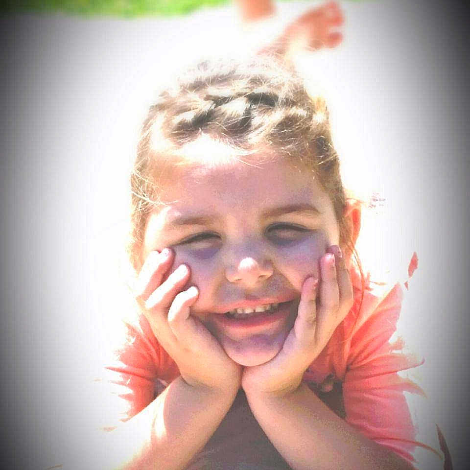 Dyllan is registered to the contest to win money with this photo: