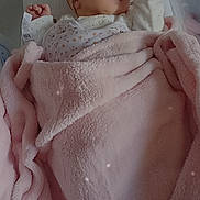 Iris a rejoint le concours — aidez-le/la à gagner de superbes lots ! newborn, baby, sleeping, blanket, pink, crib, hat, infant, cozy, soft, clothing, rest, peaceful, indoors, child, cute, portrait, wrapped, bed, infantwear