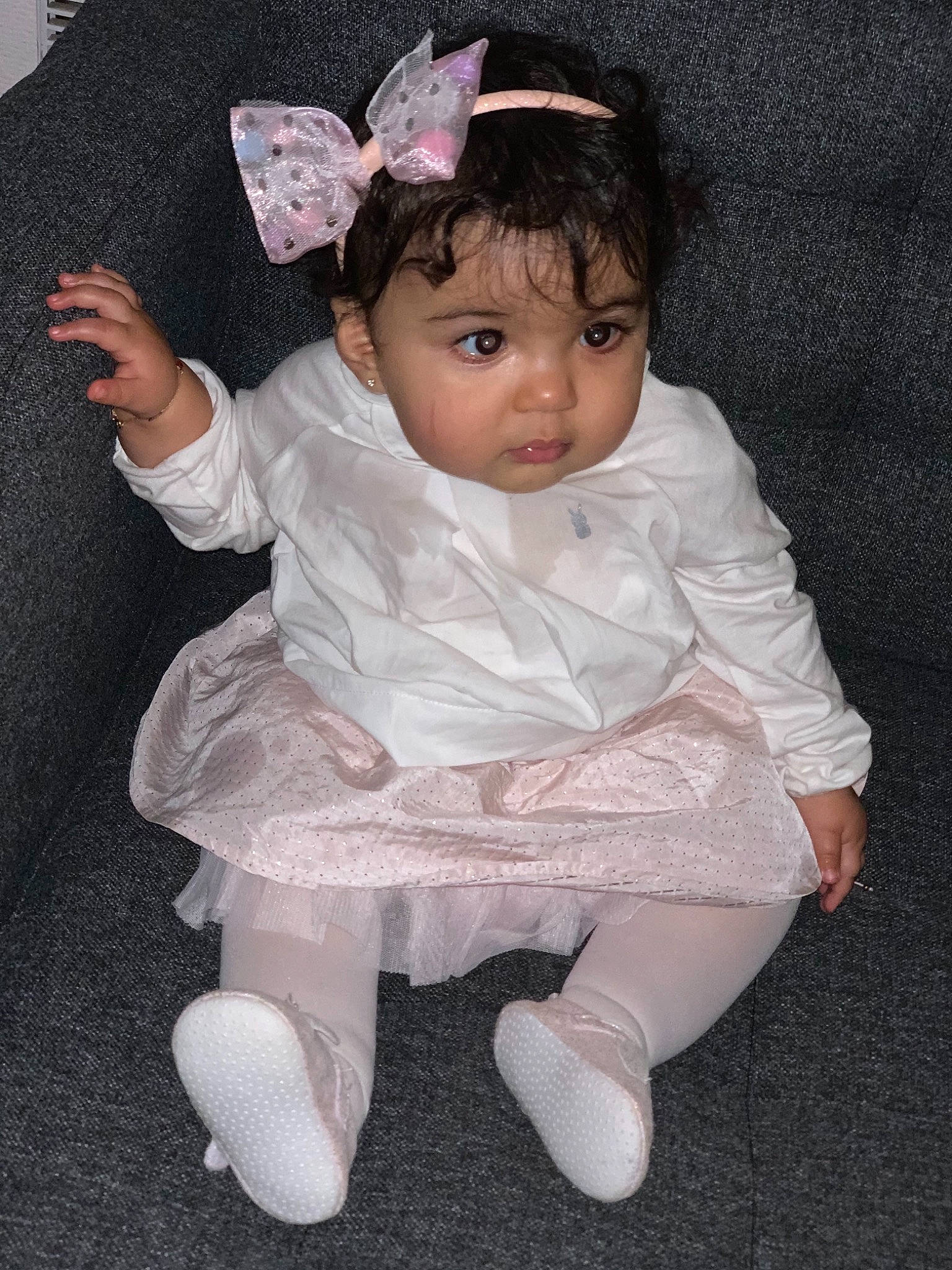 Janna participe au concours pour gagner de l'argent avec cette photo : baby_toddler_clothing, cheek, child, costume_hat, dress, embellishment, eyelash, fashion_accessory, fun, hairstyle, headgear, iris, magenta, mythical_creature, pattern, person, pink, skin, sleeve, sock