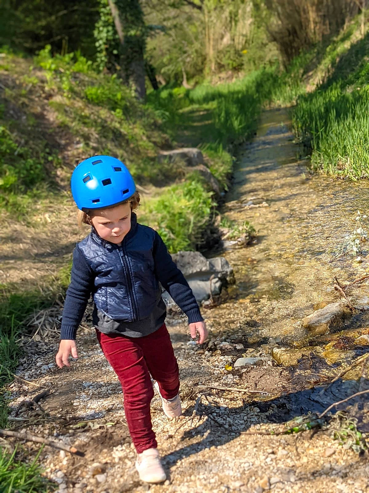 Arya a rejoint le concours — aidez-le/la à gagner de superbes lots ! adventure, bicycle_helmet, biome, electric_blue, forest, fun, grass, headwear, helmet, landscape, leisure, natural_environment, natural_landscape, people_in_nature, person, personal_protective_equipment, plant, recreation, sports, sports_equipment