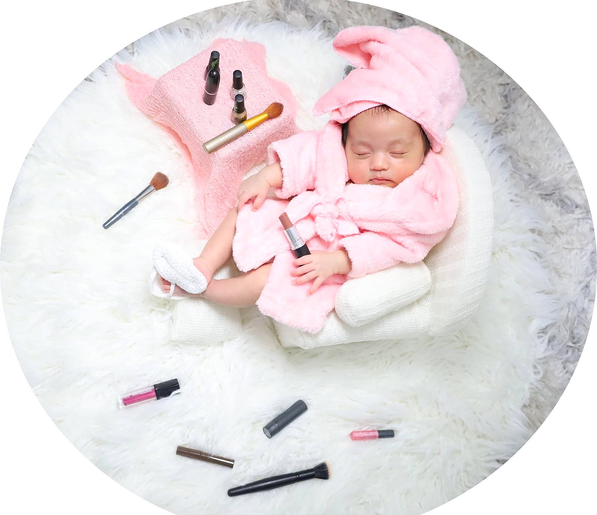 Reyna is registered to the contest to win money with this photo: art, baby, baby_products, baby_sleeping, baby_toddler_clothing, child, circle, comfort, dishware, eyelash, finger, illustration, linens, magenta, person, pink, plate, sleeve, tableware, textile