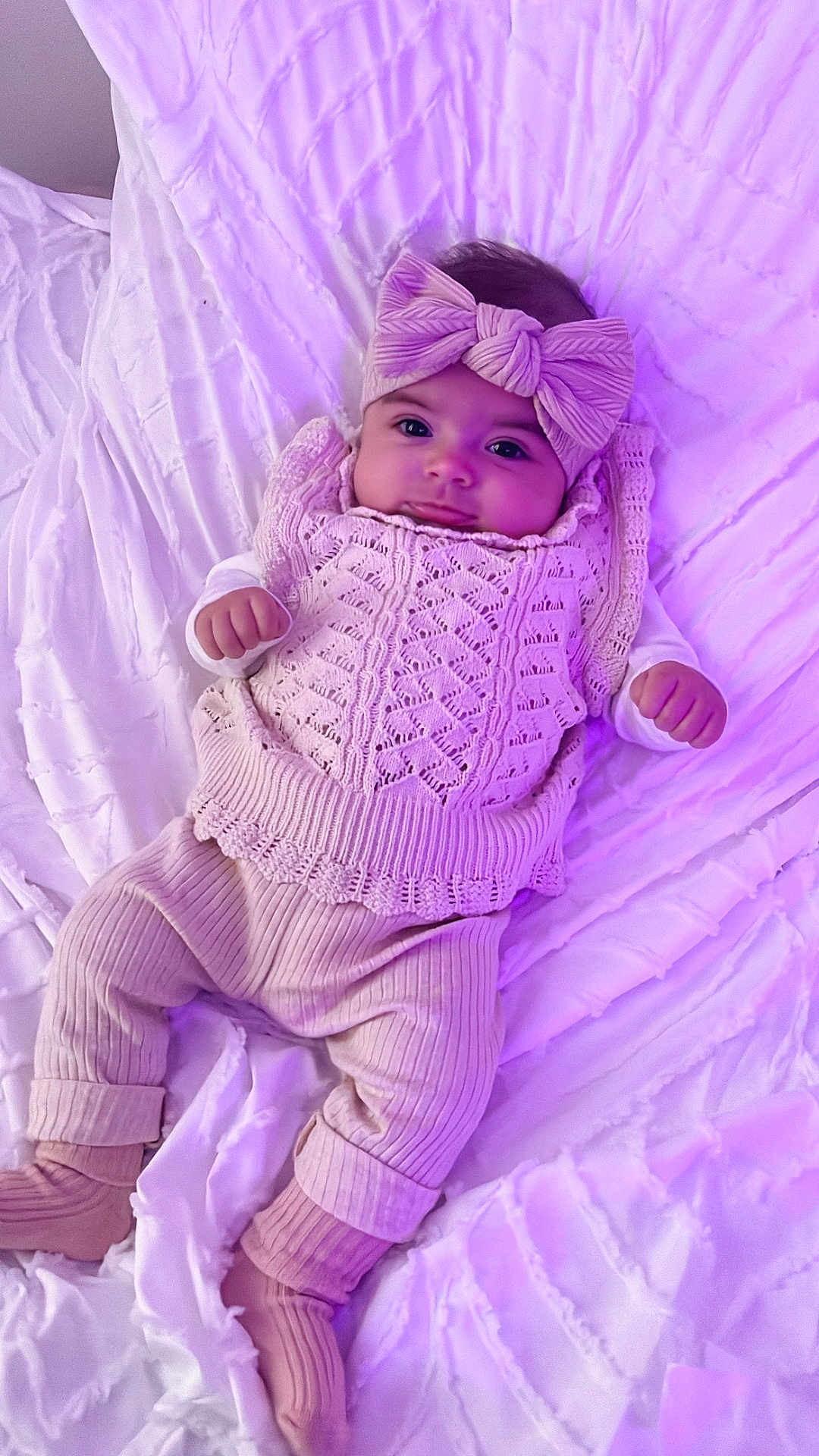 Leya a rejoint le concours — aidez-le/la à gagner de superbes lots ! baby, bed, blanket, bonnet, cap, clothing, couch, doll, face, furniture, glove, hat, head, knitwear, person, photography, portrait, purple, sweater, toy