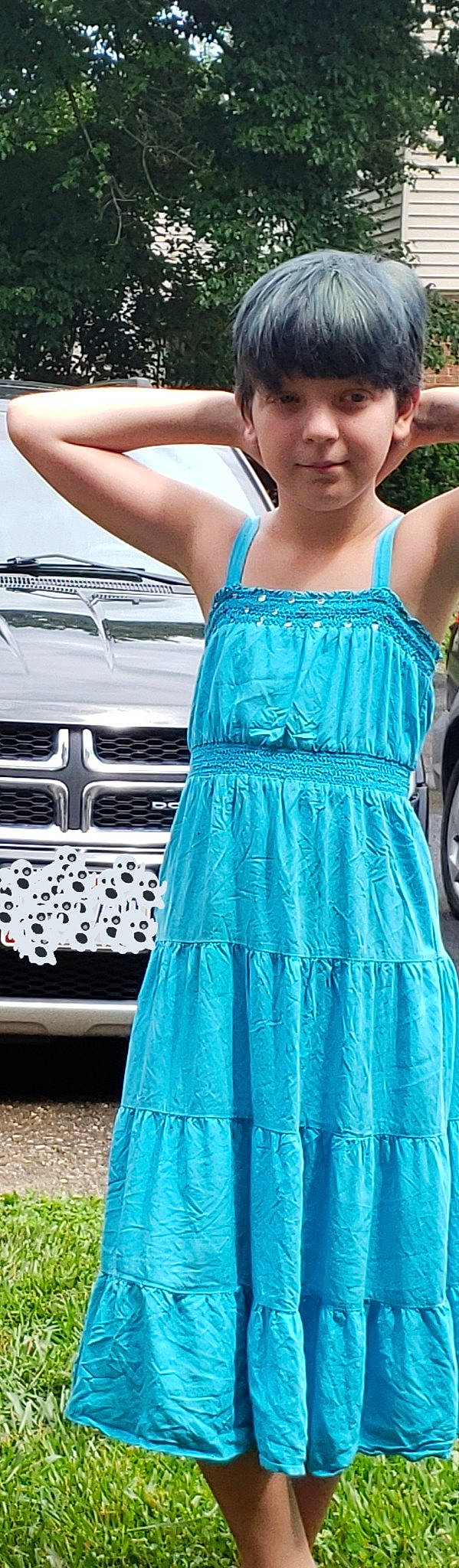 Mixi is registered to the contest to win money with this photo: aqua, blue, bridal_party_dress, clothing, cocktail_dress, day_dress, dress, electric_blue, fashion, fashion_design, formal_wear, gown, luxury_vehicle, pattern, person, shoulder, textile, turquoise, waist