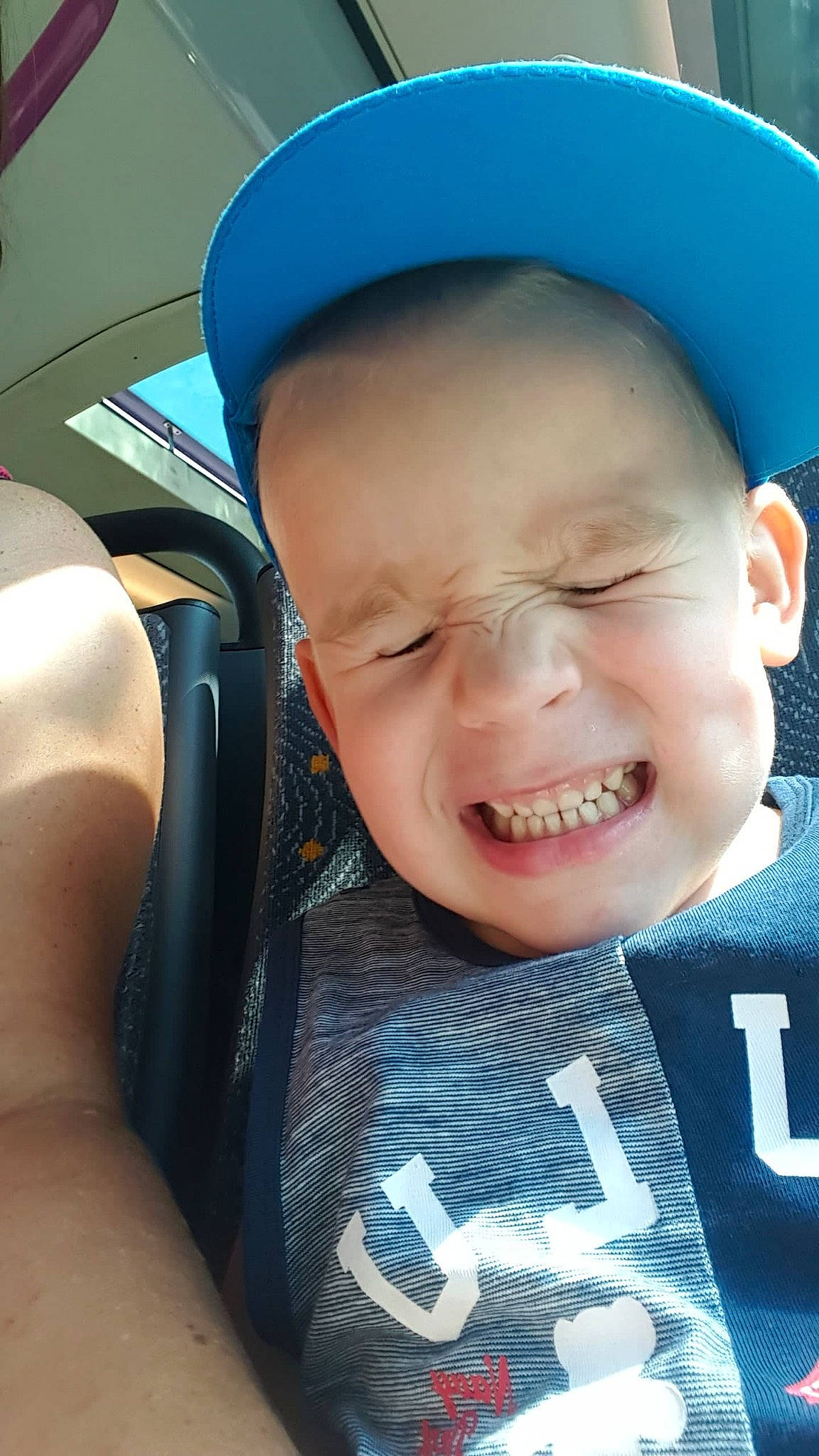 Logan a rejoint le concours — aidez-le/la à gagner de superbes lots ! blue, boy, cheek, child, chin, cool, emotion, eye, face, facial_expression, fun, happiness, head, infant, joy, laughter, mouth, person, skin, smile