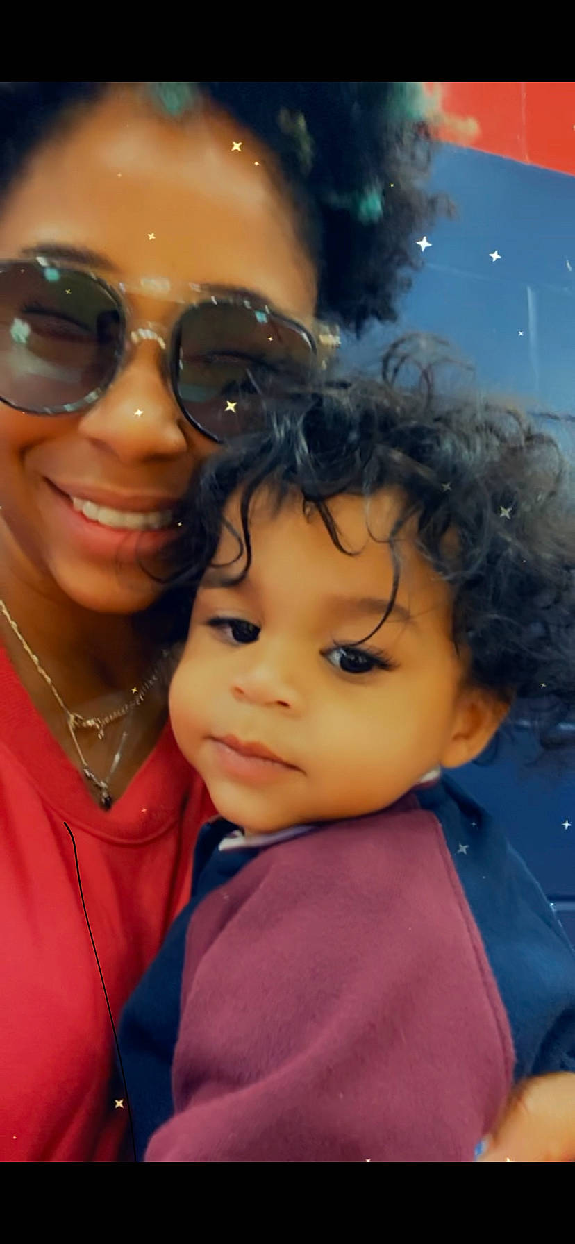 Riah is registered to the contest to win money with this photo: cheek, chin, eye, eyebrow, fashion, forehead, gesture, glasses, goggles, hair, hairstyle, happy, interaction, iris, joy, lip, nose, outerwear, person, skin