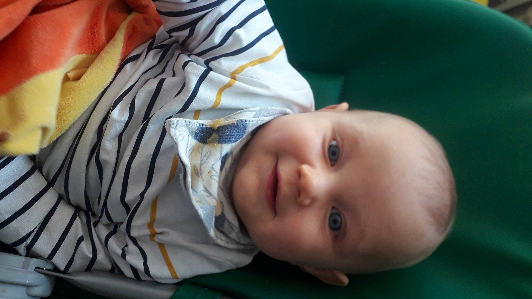 Johann a rejoint le concours — aidez-le/la à gagner de superbes lots ! baby, baby_toddler_clothing, cheek, child, chin, comfort, eye, eyebrow, grass, happy, iris, joy, lip, mouth, nose, person, portrait_photography, sitting, skin, sleeve