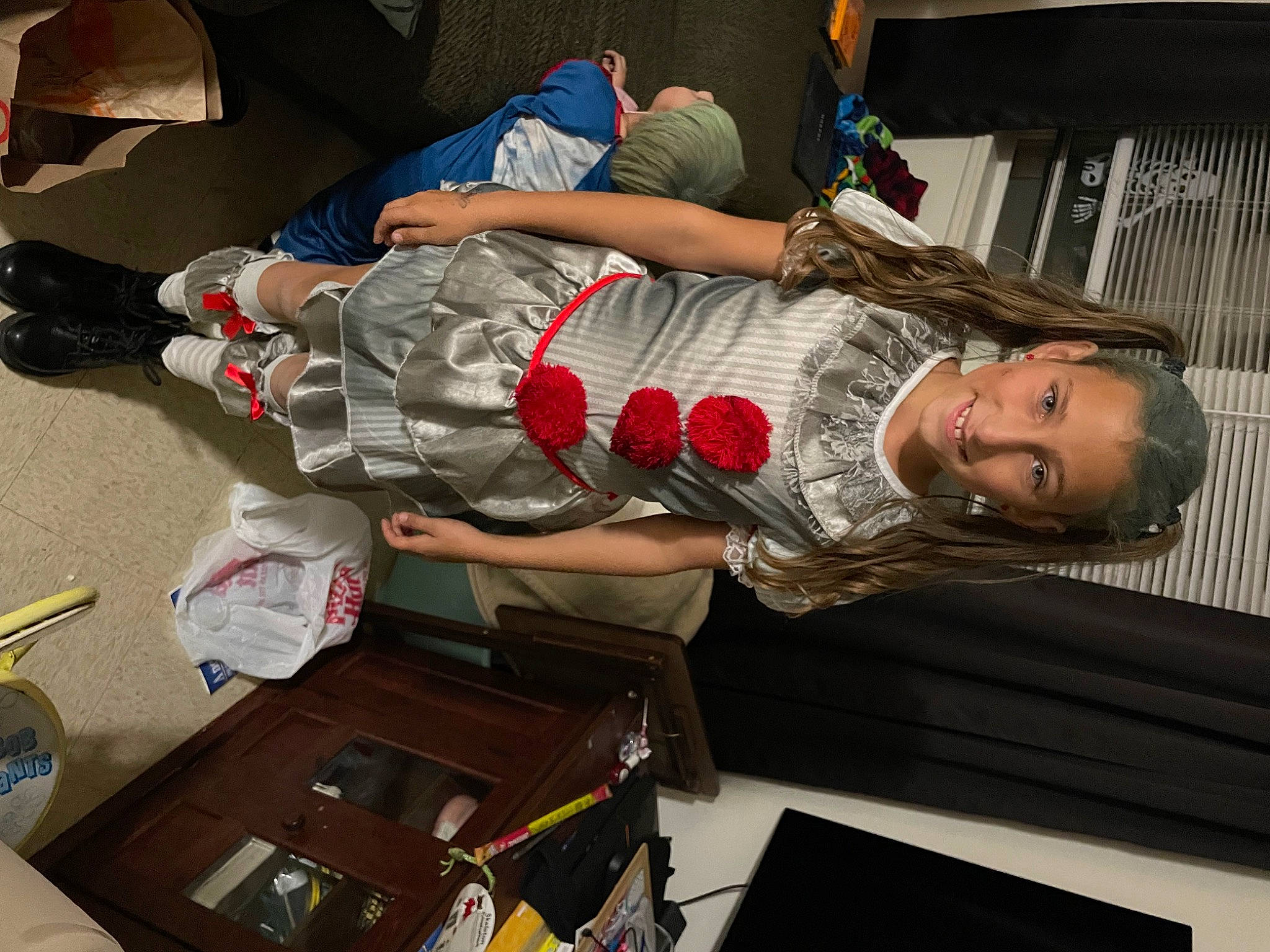 Elithyia is registered to the contest to win money with this photo: backpack, bag, baggage, box, carmine, comfort, fashion_design, fun, human_leg, joy, leg, luggage_and_bags, pattern, person, room, shipping_box, shoe, sneakers, sportswear, t_shirt