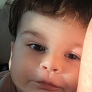 Dario a rejoint le concours — aidez-le/la à gagner de superbes lots ! baby, child, closeup, curly_hair, cute, expression, eyes, face, head, human, indoors, infant, light, portrait, resting, skin, sleepy, soft_light, toddler, young