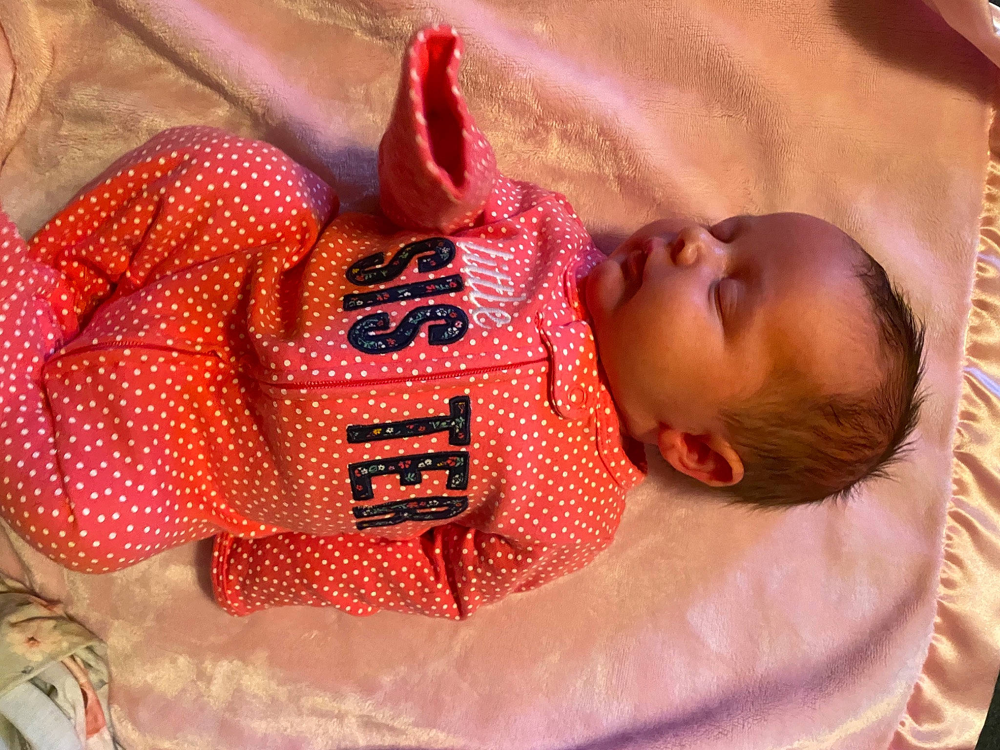 Tahlia is registered to the contest to win money with this photo: baby, baby_products, baby_safety, baby_sleeping, baby_toddler_clothing, bedtime, carmine, child, comfort, infant_bed, linens, mammal, nap, pattern, person, product, room, skin, sleeve, textile