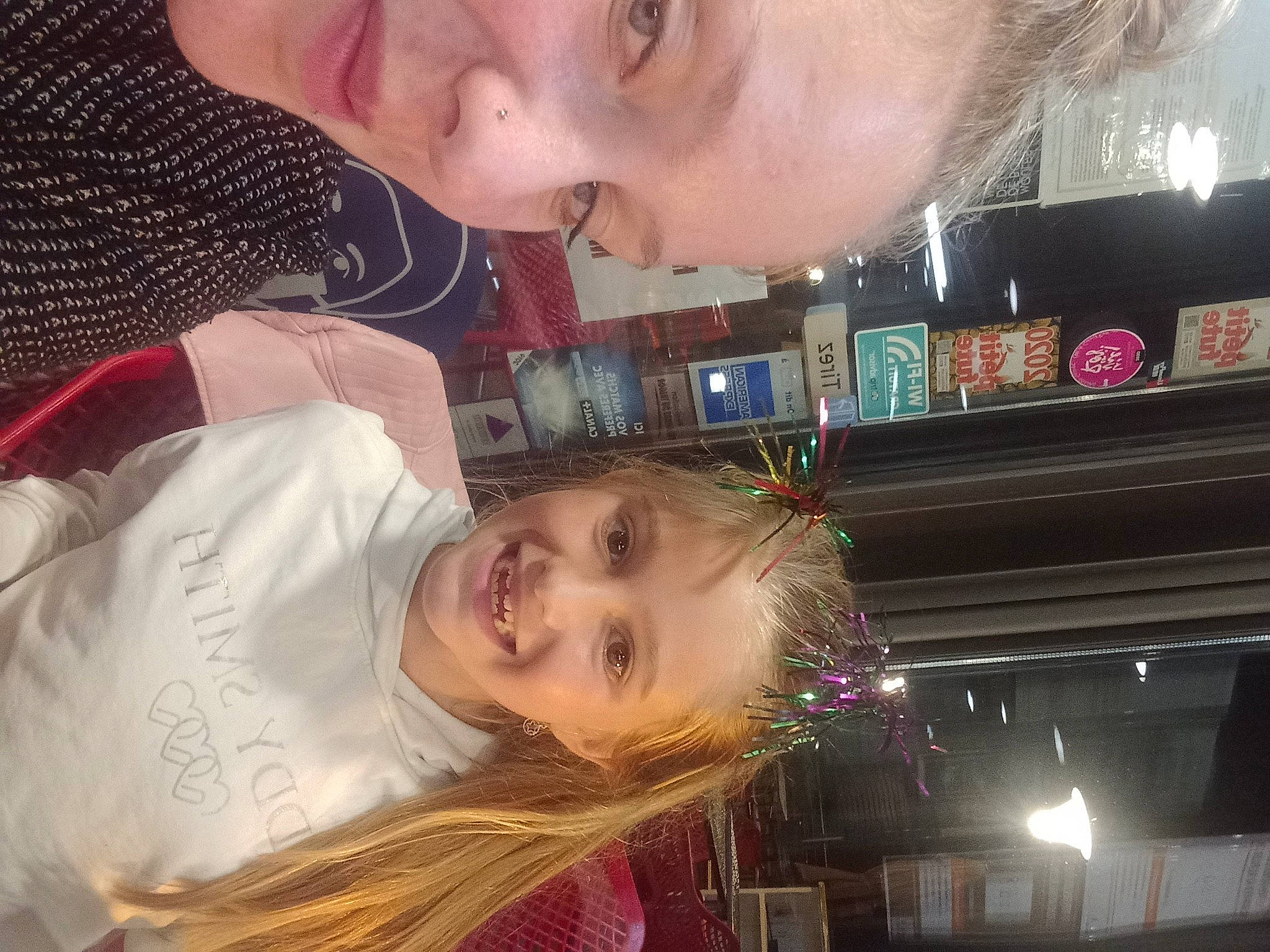 Luna a rejoint le concours — aidez-le/la à gagner de superbes lots ! beauty, cheek, chin, ear, eye, eyelash, facial_expression, forehead, fun, hairstyle, happy, jaw, joy, lip, mouth, neck, nose, organ, person, skin