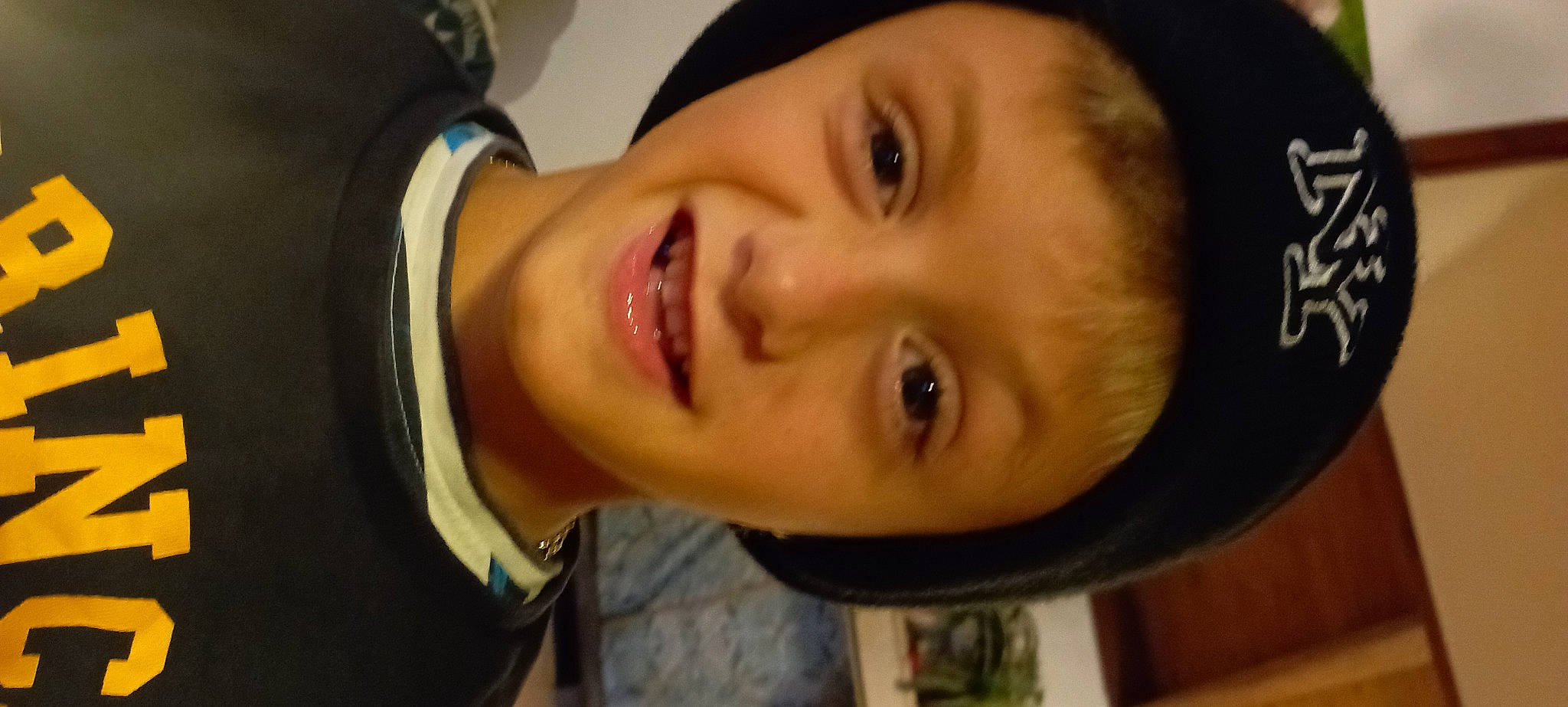 Swaël participe au concours pour gagner de l'argent avec cette photo : cheek, child, chin, cool, eye, eyelash, fashion_accessory, flash_photography, forehead, fun, happy, headwear, jaw, joy, lip, mouth, neck, nose, person, portrait_photography