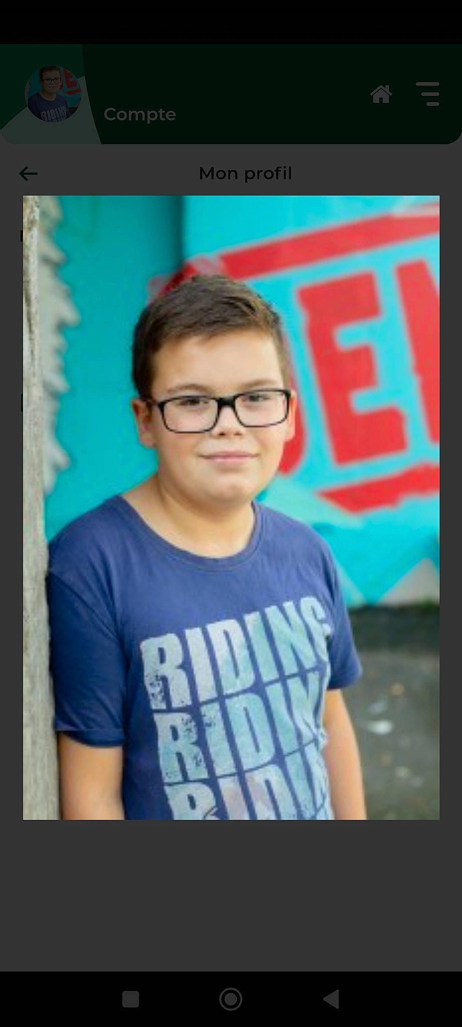 Nayan a rejoint le concours — aidez-le/la à gagner de superbes lots ! active_shirt, child, cool, electric_blue, eyewear, flash_photography, font, forehead, fun, glasses, happy, jaw, joy, leisure, person, photo_caption, portrait, portrait_photography, sleeve, smile